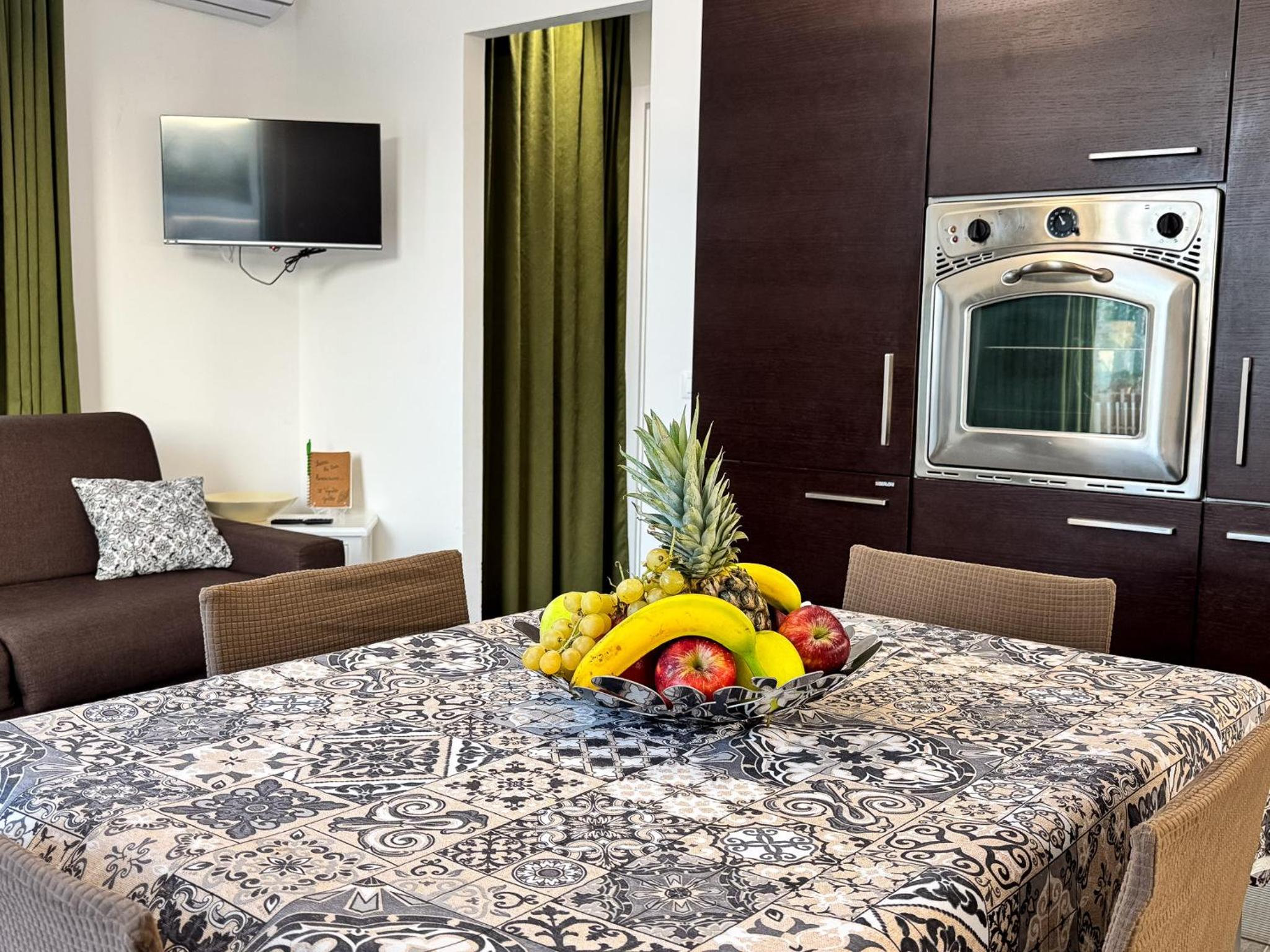One-Bedroom House - Photo 27