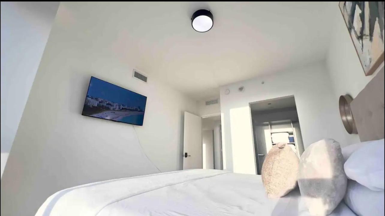 Three-Bedroom Apartment photo 2