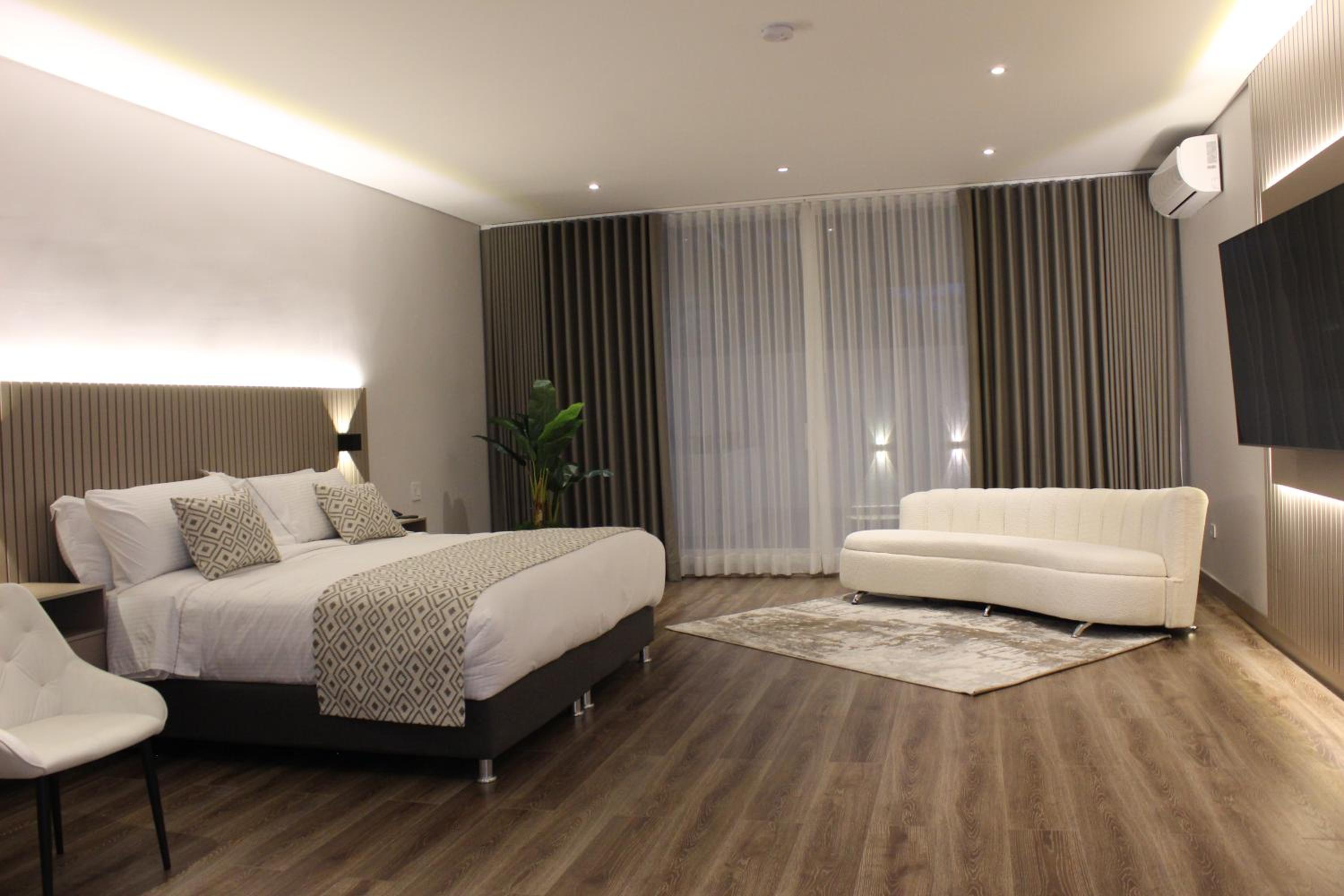 Deluxe Junior Suite photo 1