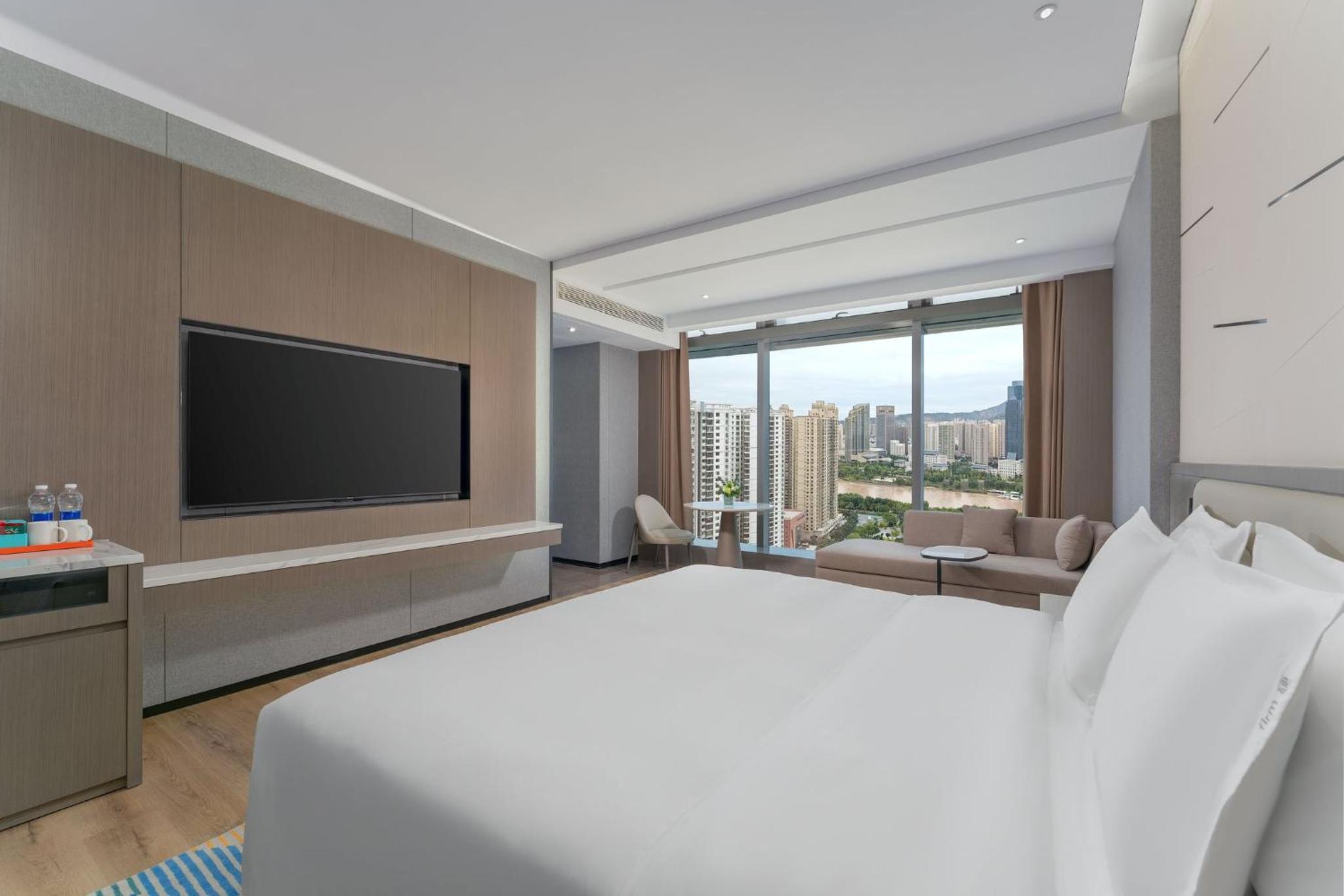 Standard King Room with River View
