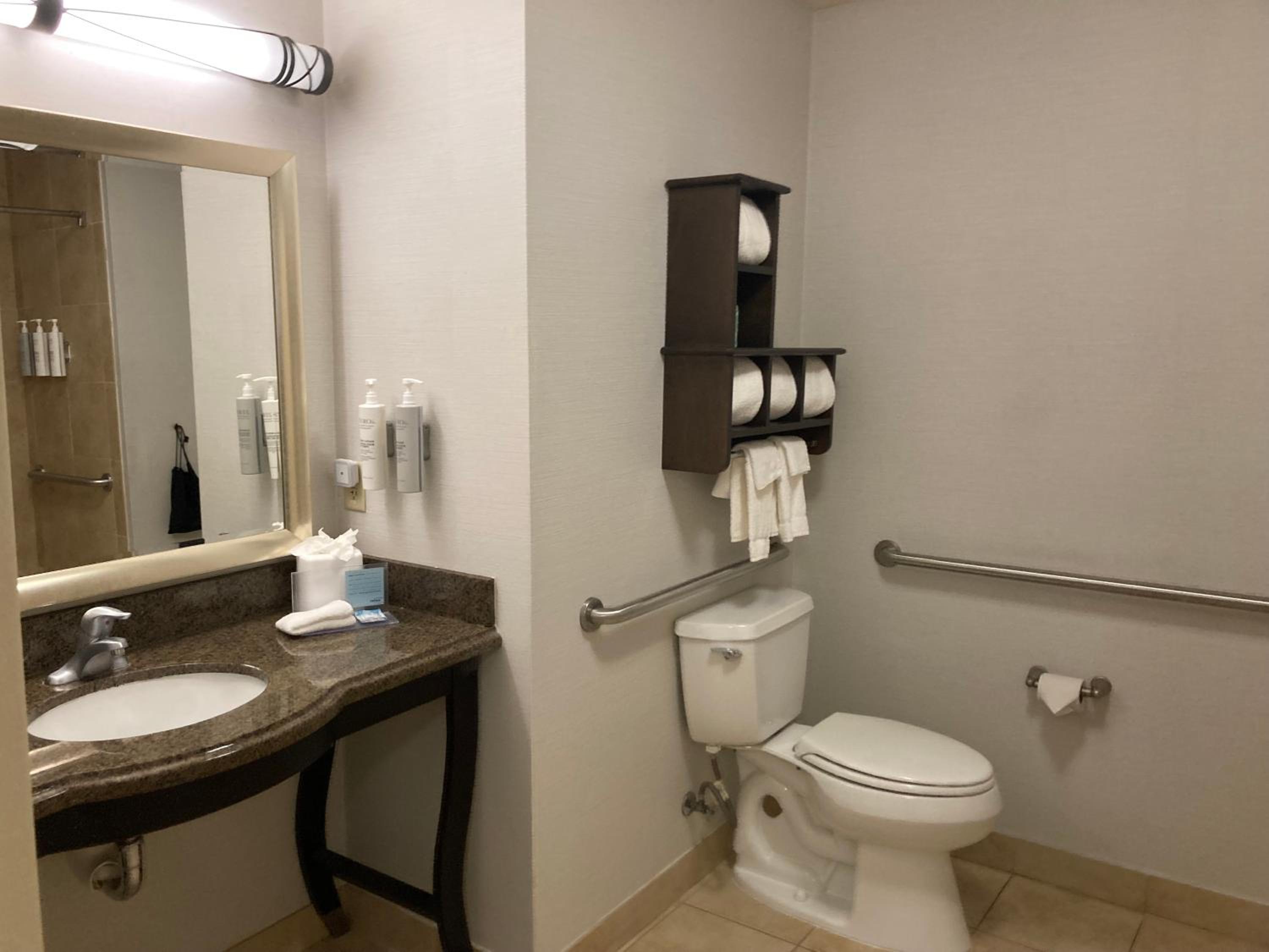Queen Room with Two Queen Beds - Mobility and Hearing Access/Non-Smoking - Photo 5