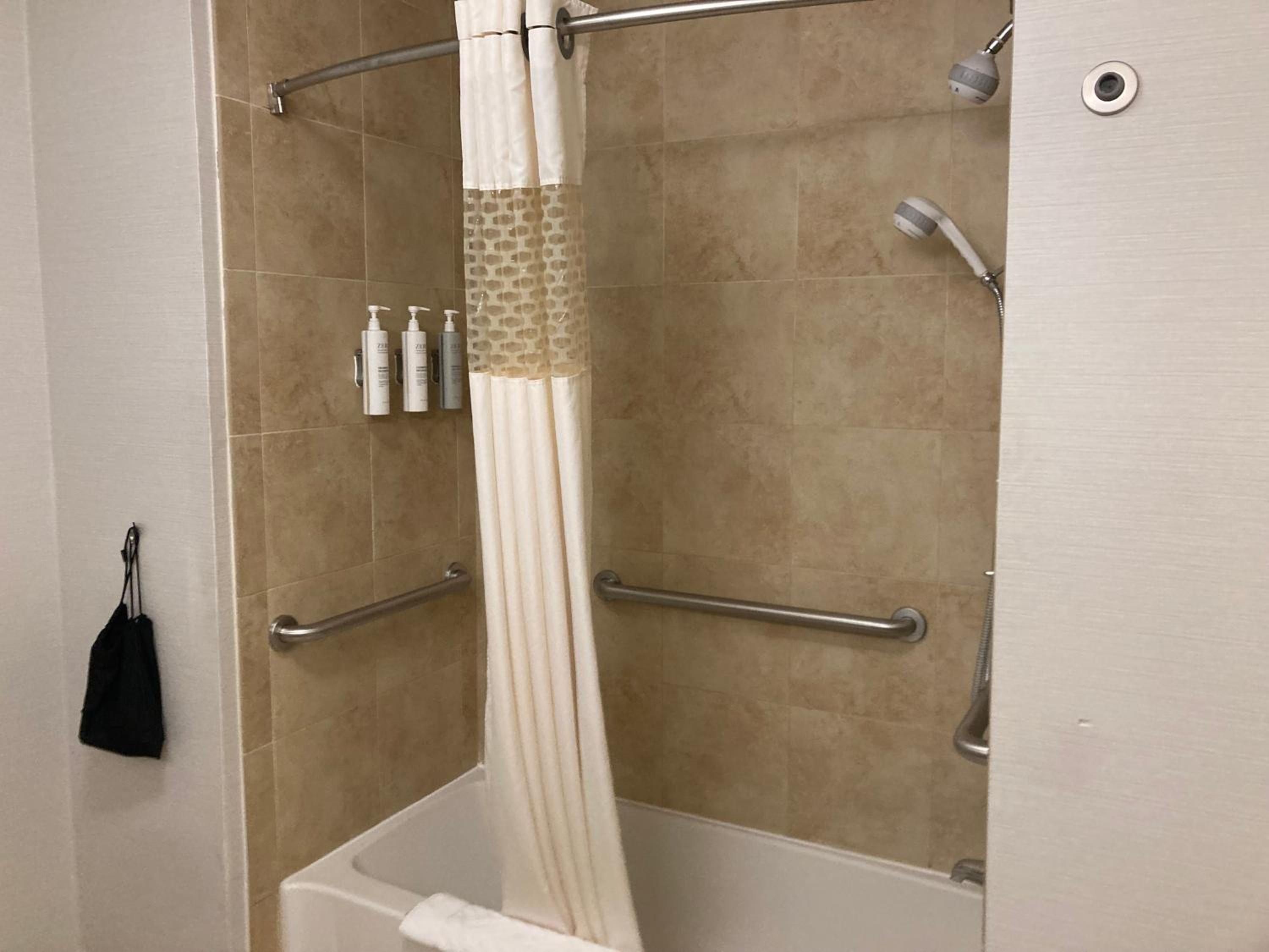 Queen Room with Two Queen Beds - Mobility and Hearing Access/Non-Smoking - Photo 4