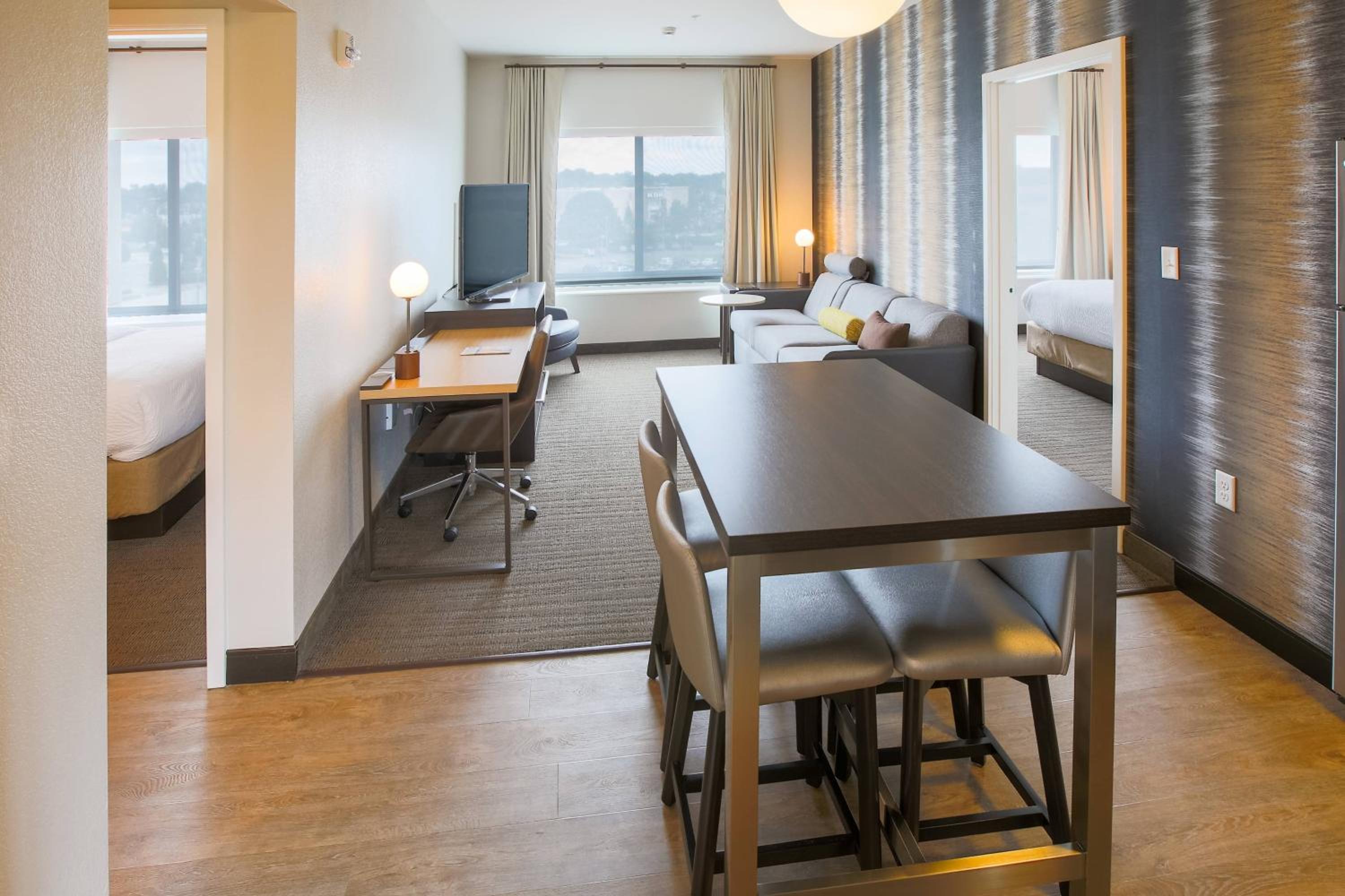 Two-Bedroom Suite photo 3