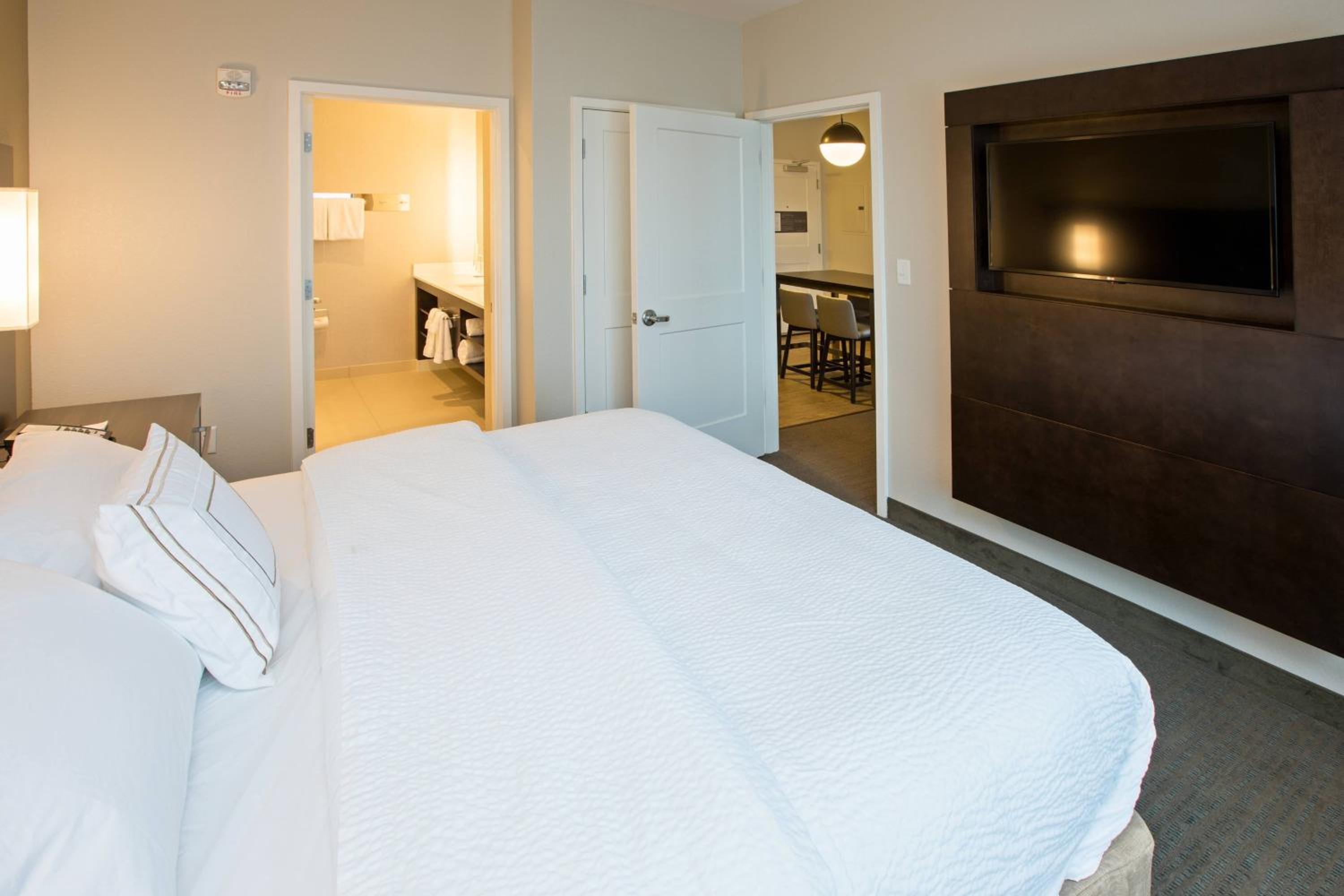 Two-Bedroom Suite photo 2
