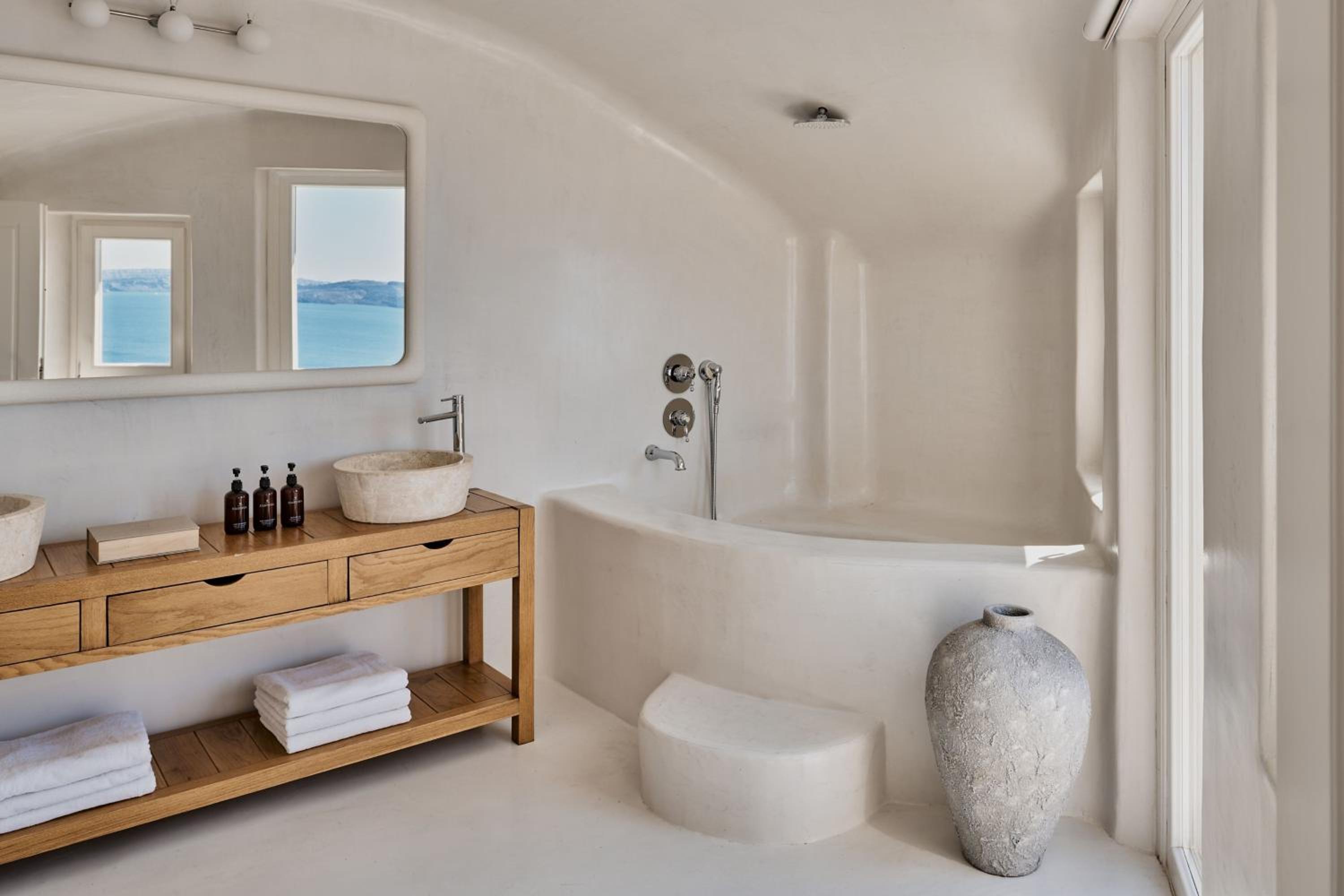 All 2 Senses Suite, 2 Bedroom Suite, Caldera view, Sea view thumbnail 5