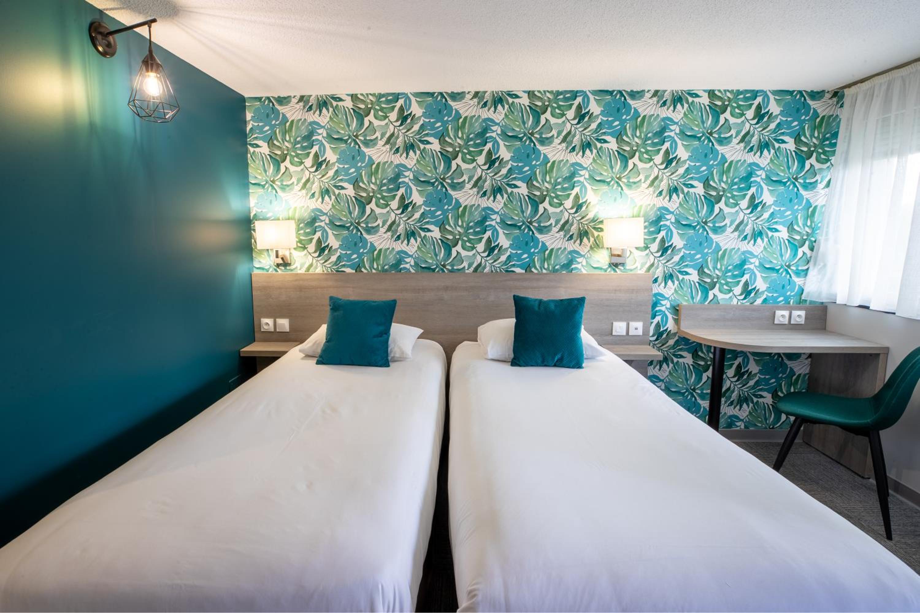 Twin Room - Photo 9
