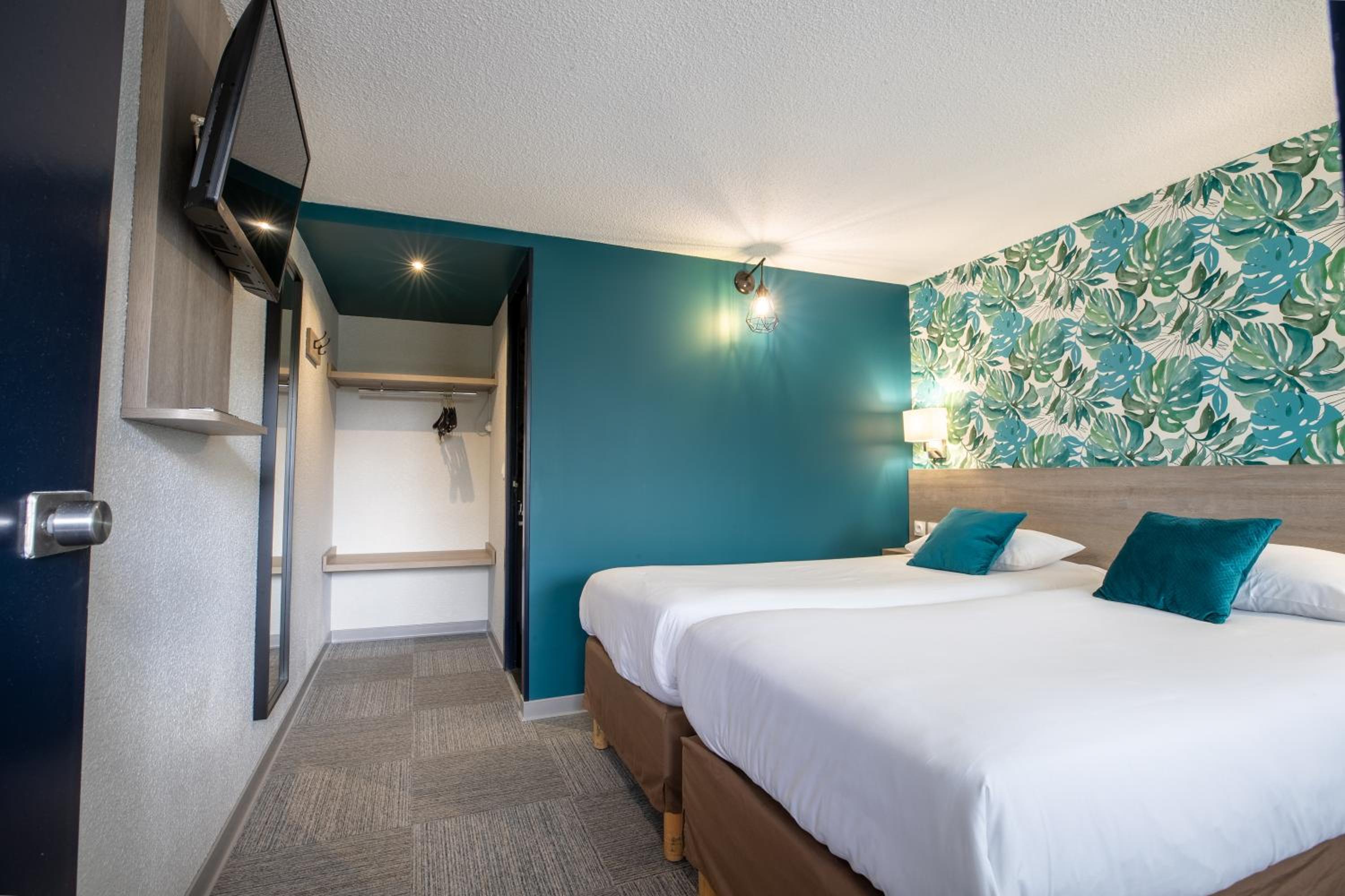 Twin Room - Photo 7