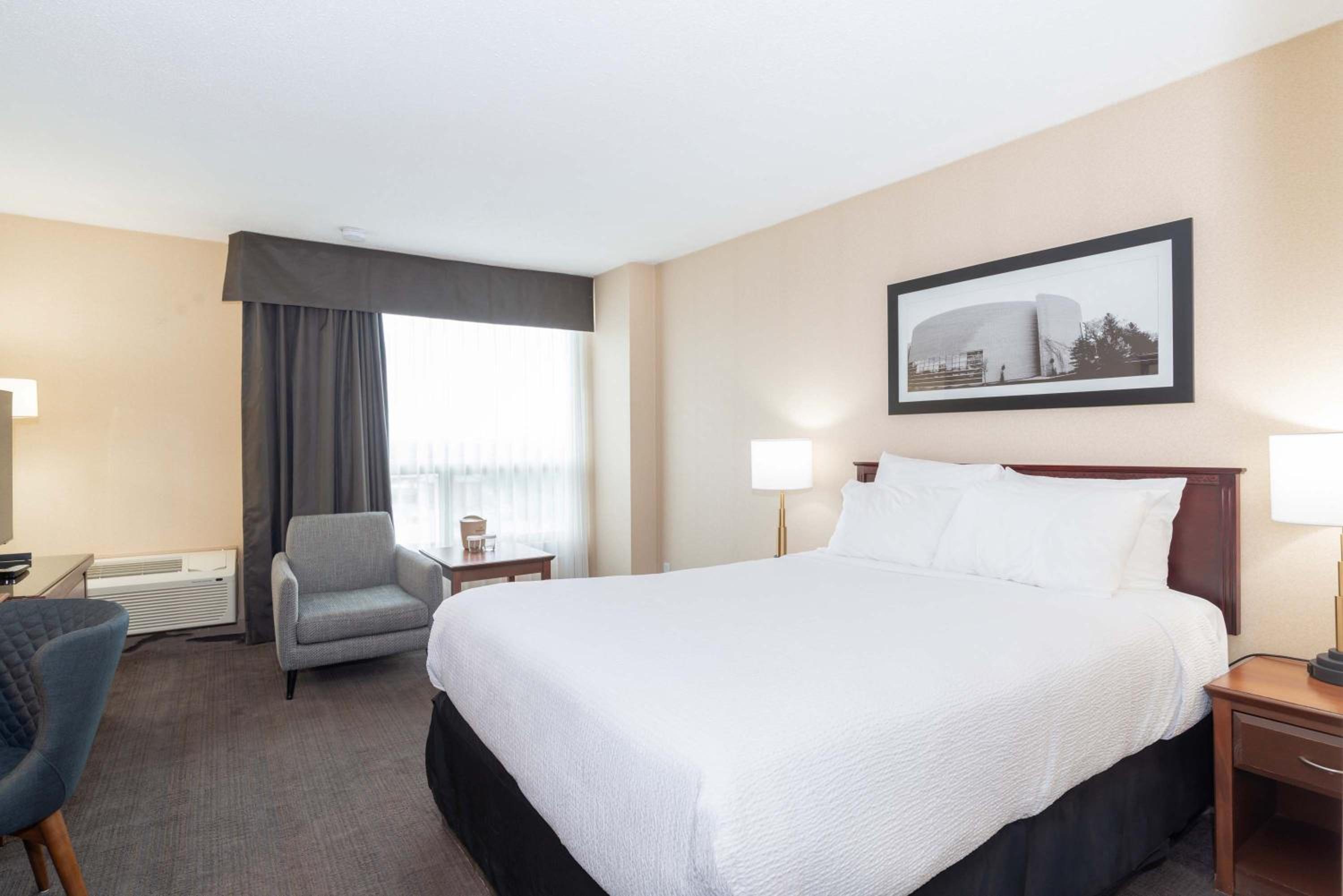 Standard Room, 1 Queen Bed