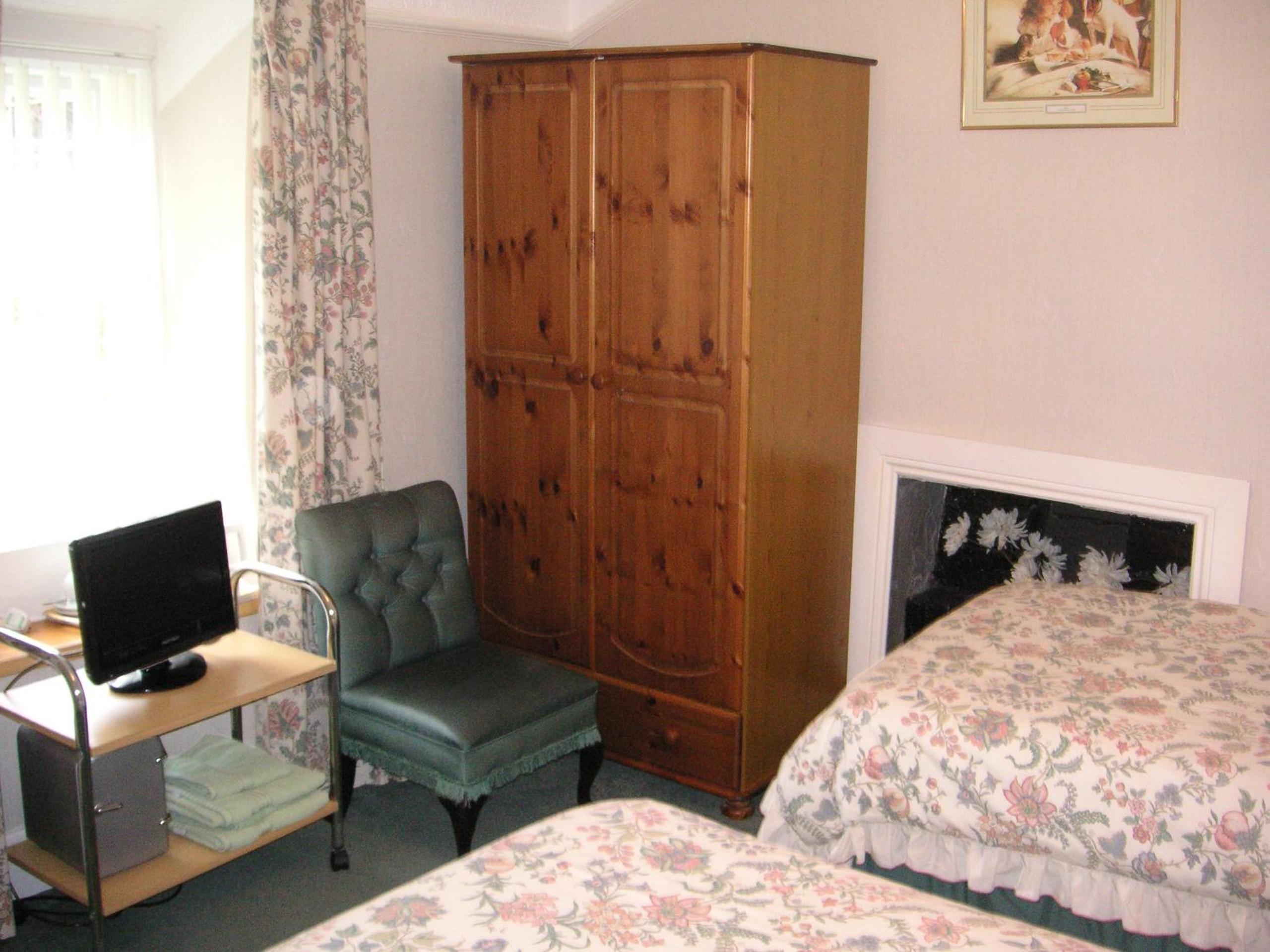 Standard Twin Room with Garden View photo 3