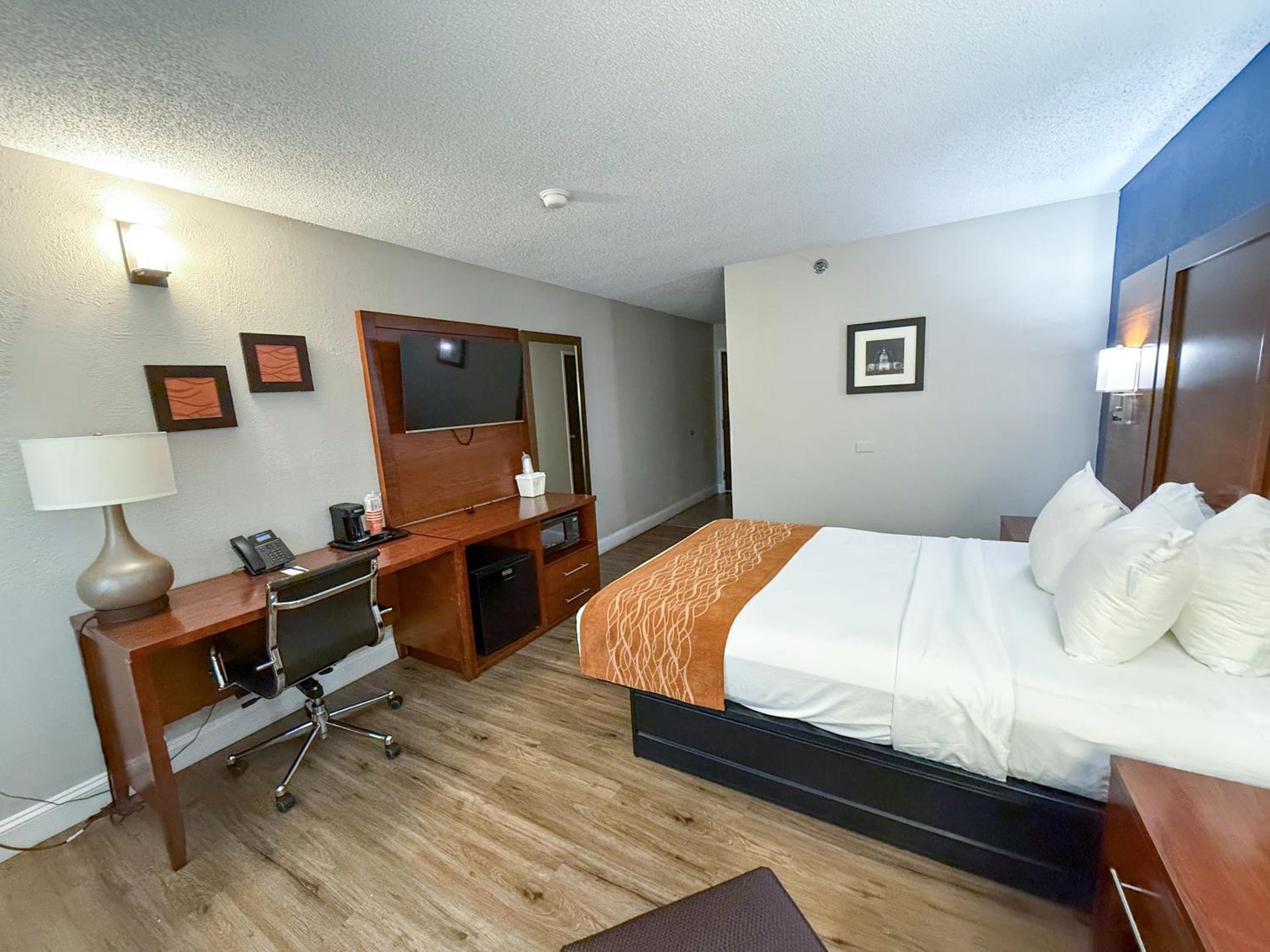 Queen Room - Accessible/Non Smoking - Photo 4