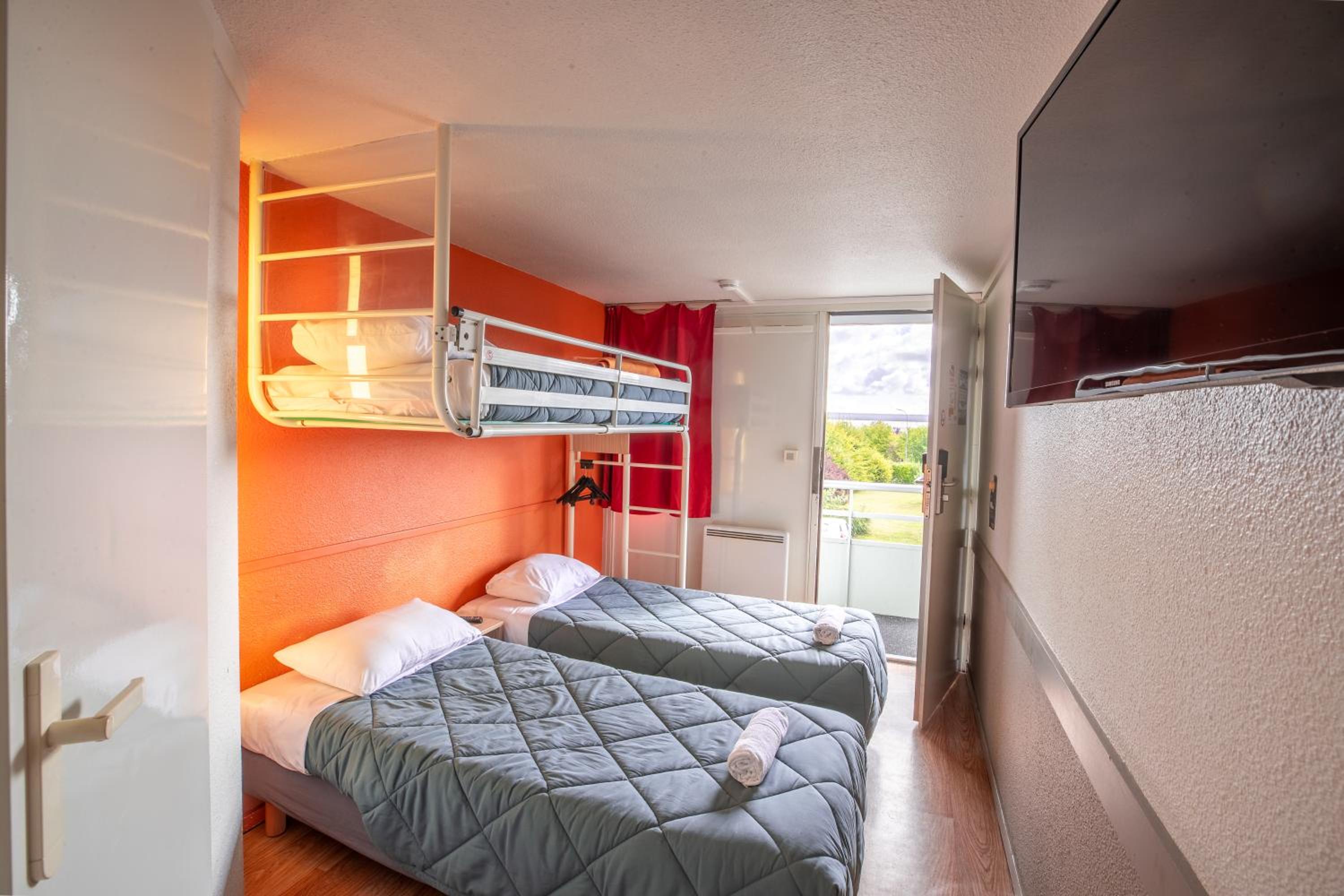 Triple Room with 3 Single Beds - Photo 2