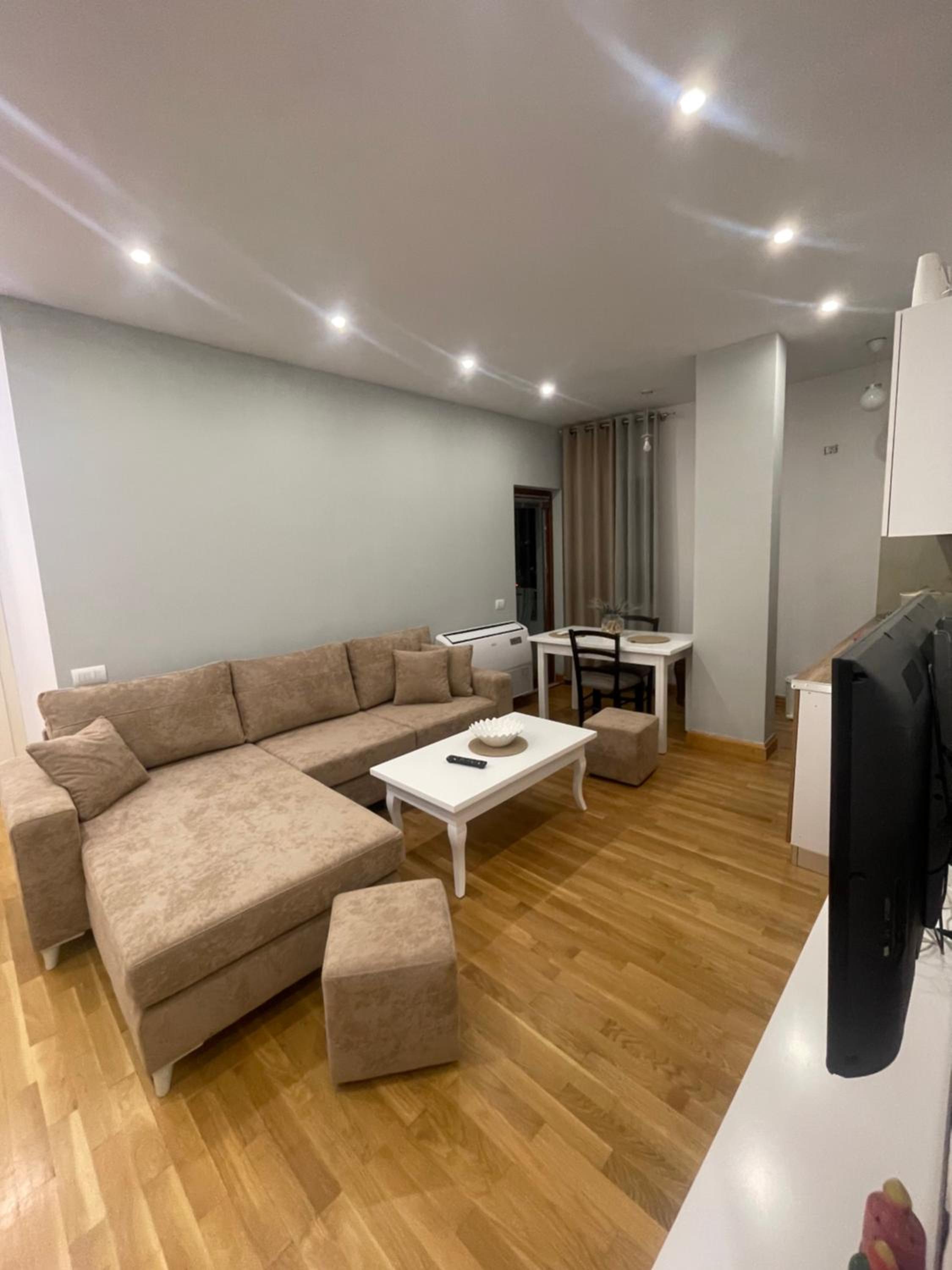 One-Bedroom Apartment photo 2