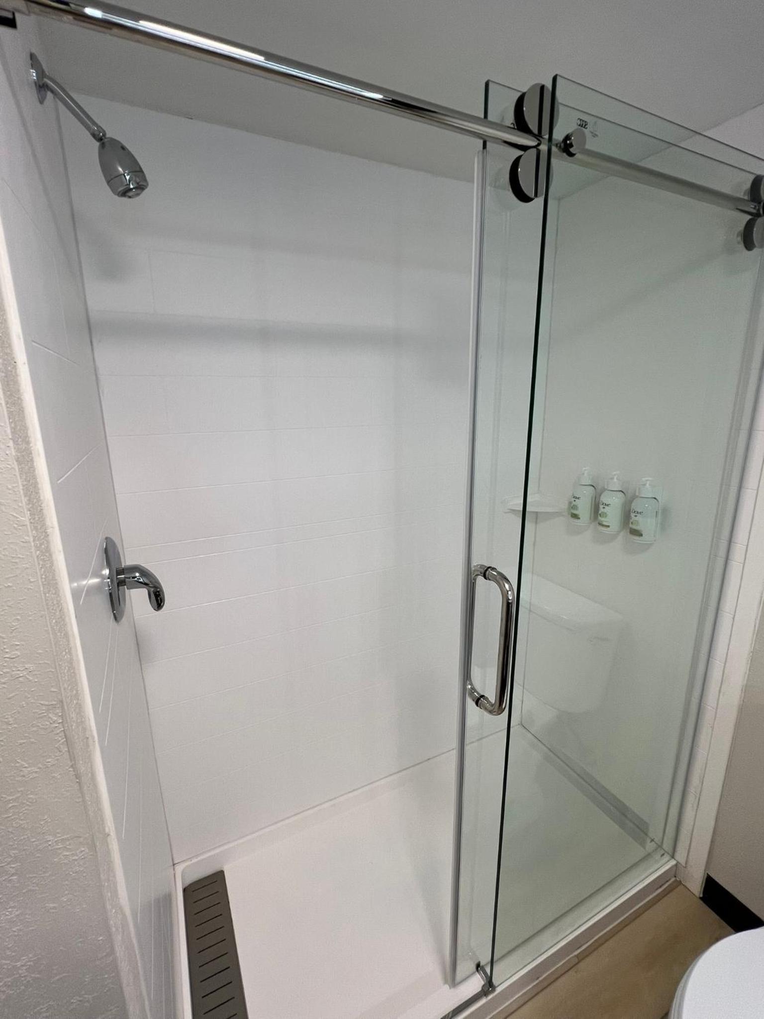 Deluxe King Studio Suite - Non-Smoking - Photo 6