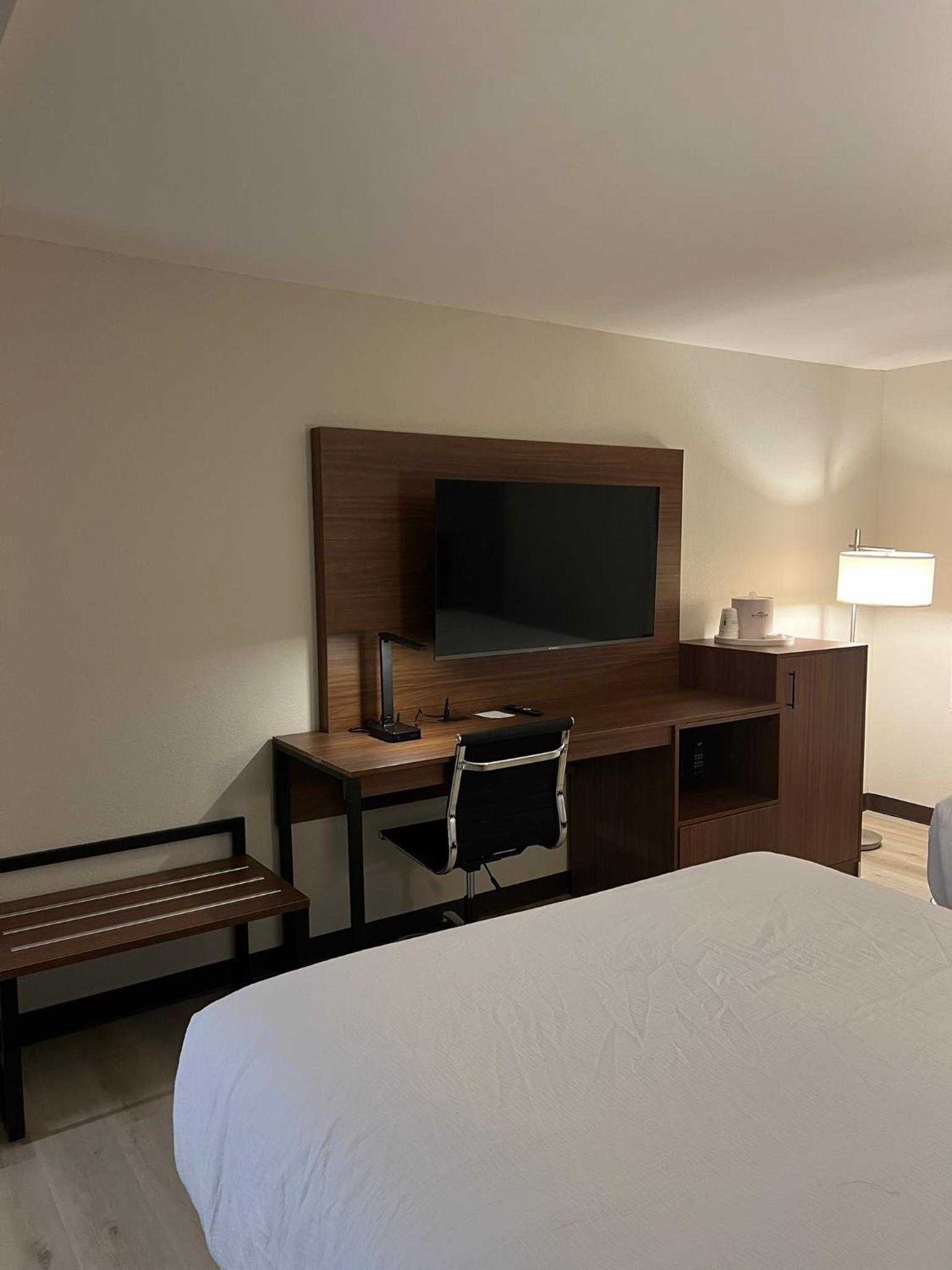 Queen Room with Tow Queen Beds, Mobility Access and Bathtub with Grab Bars, Non-Smoking - Photo 2