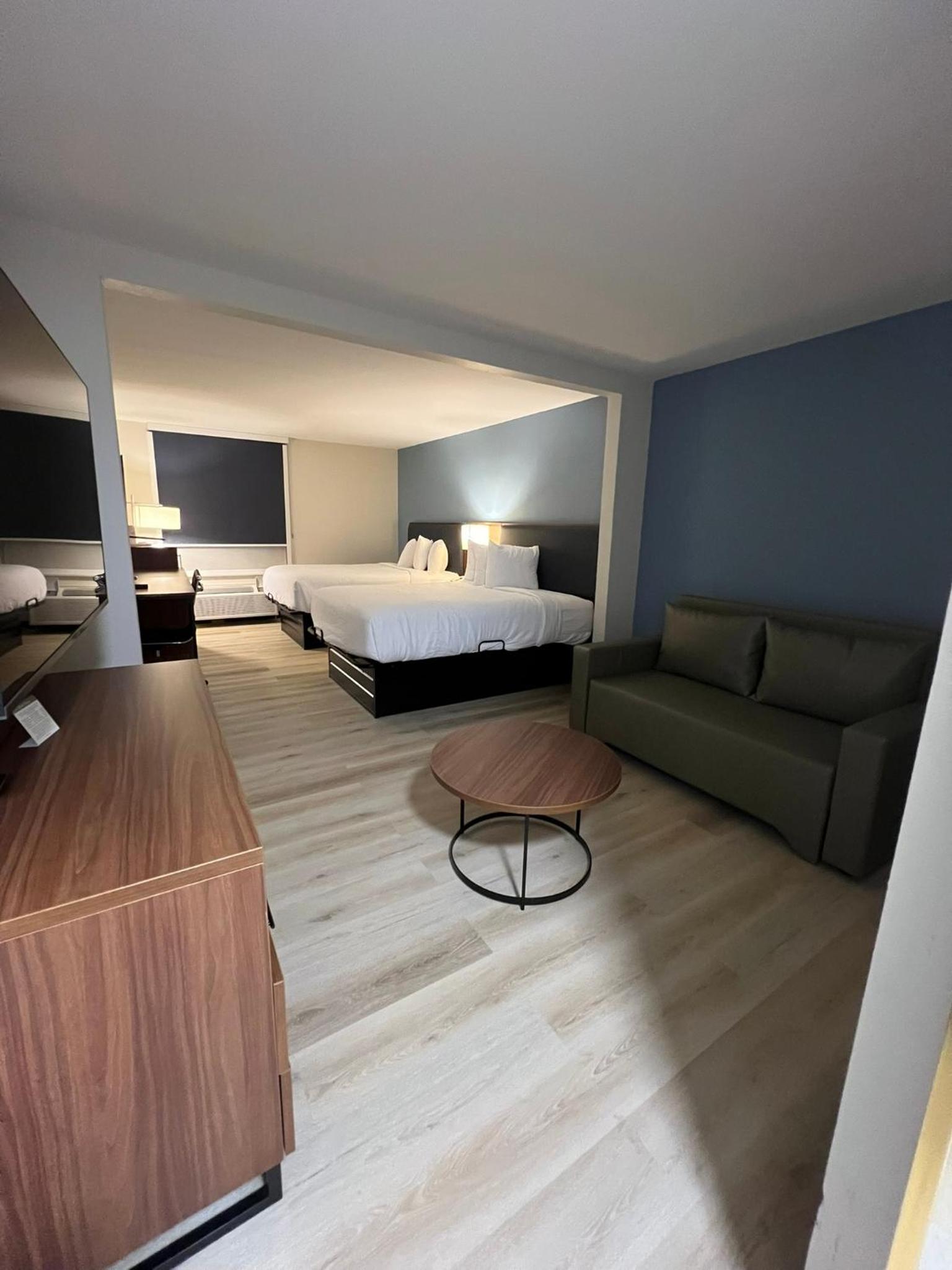 Studio Suite with Two Queen Beds - Non-Smoking - Photo 1