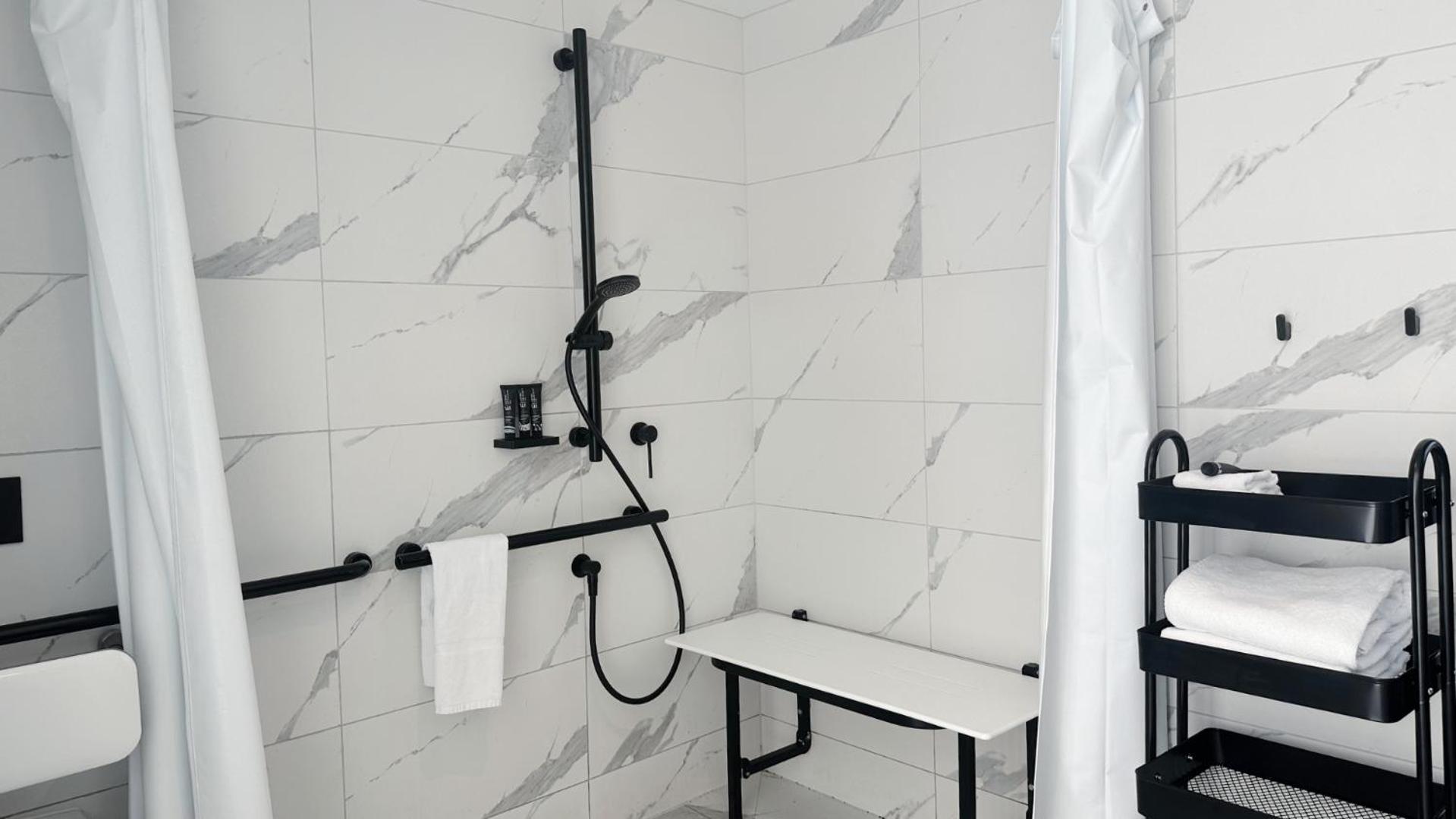 Double Room - Disability Access - Photo 2