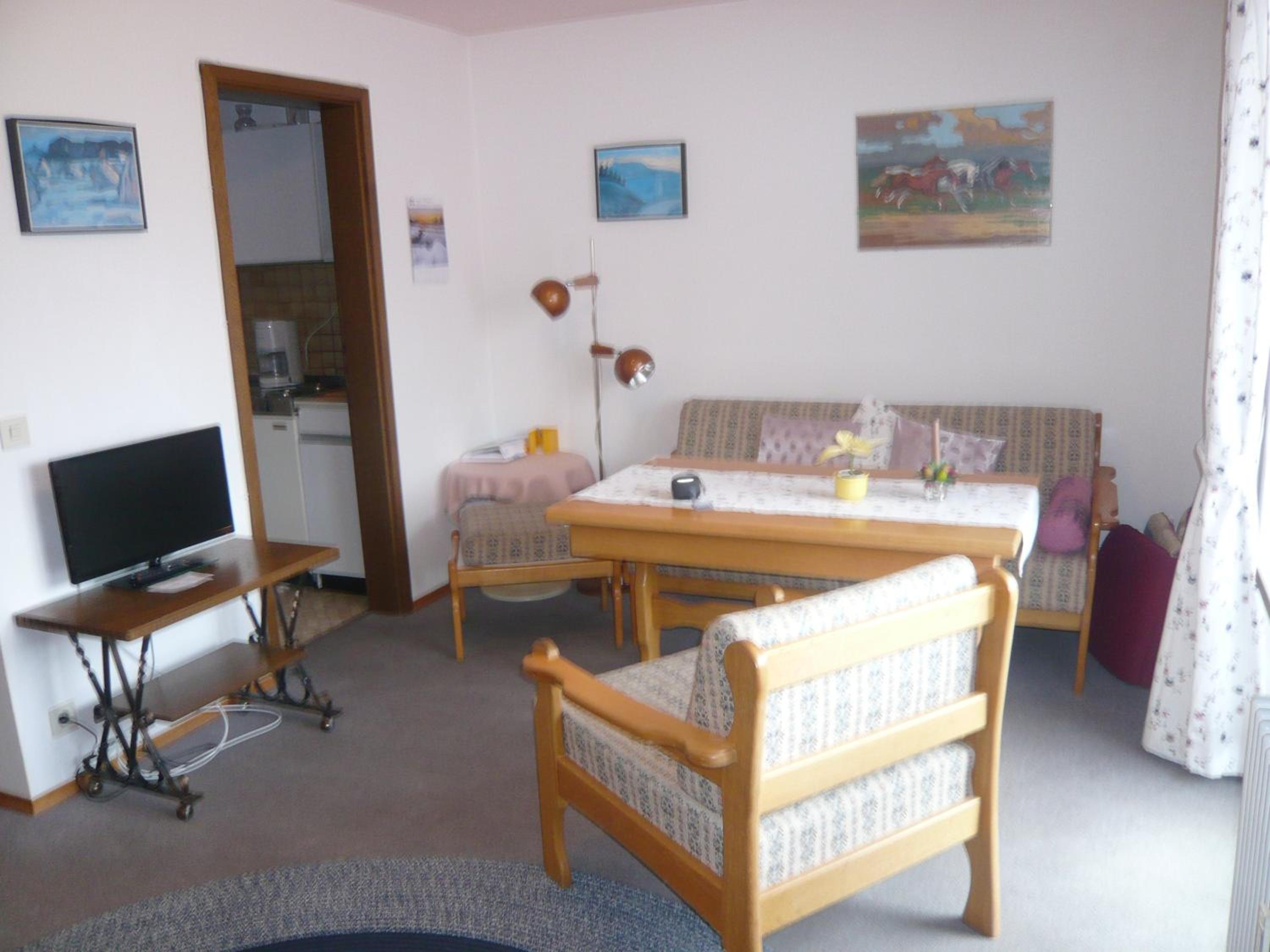 Apartment 5 photo 1