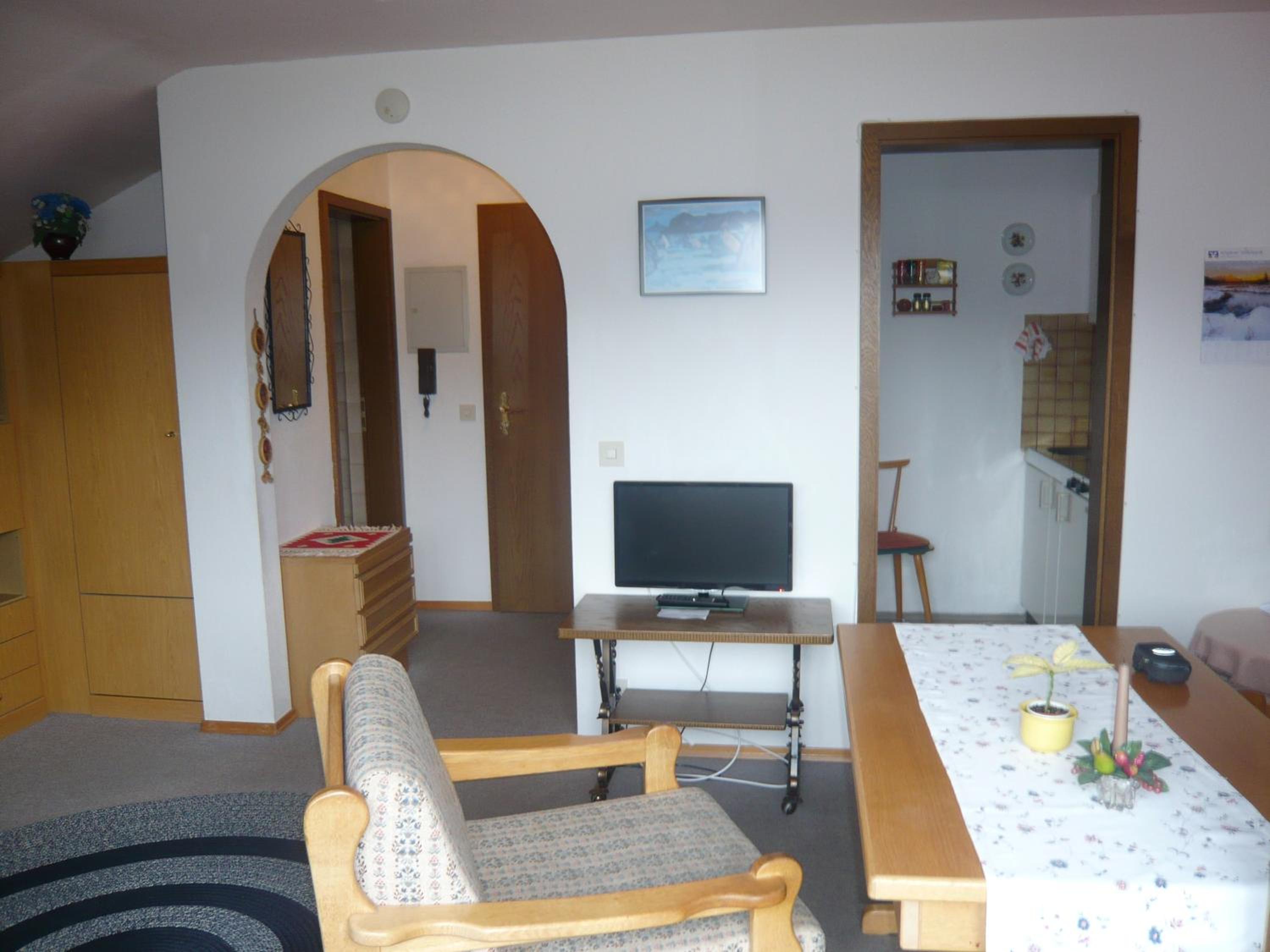 Apartment 5 photo 2
