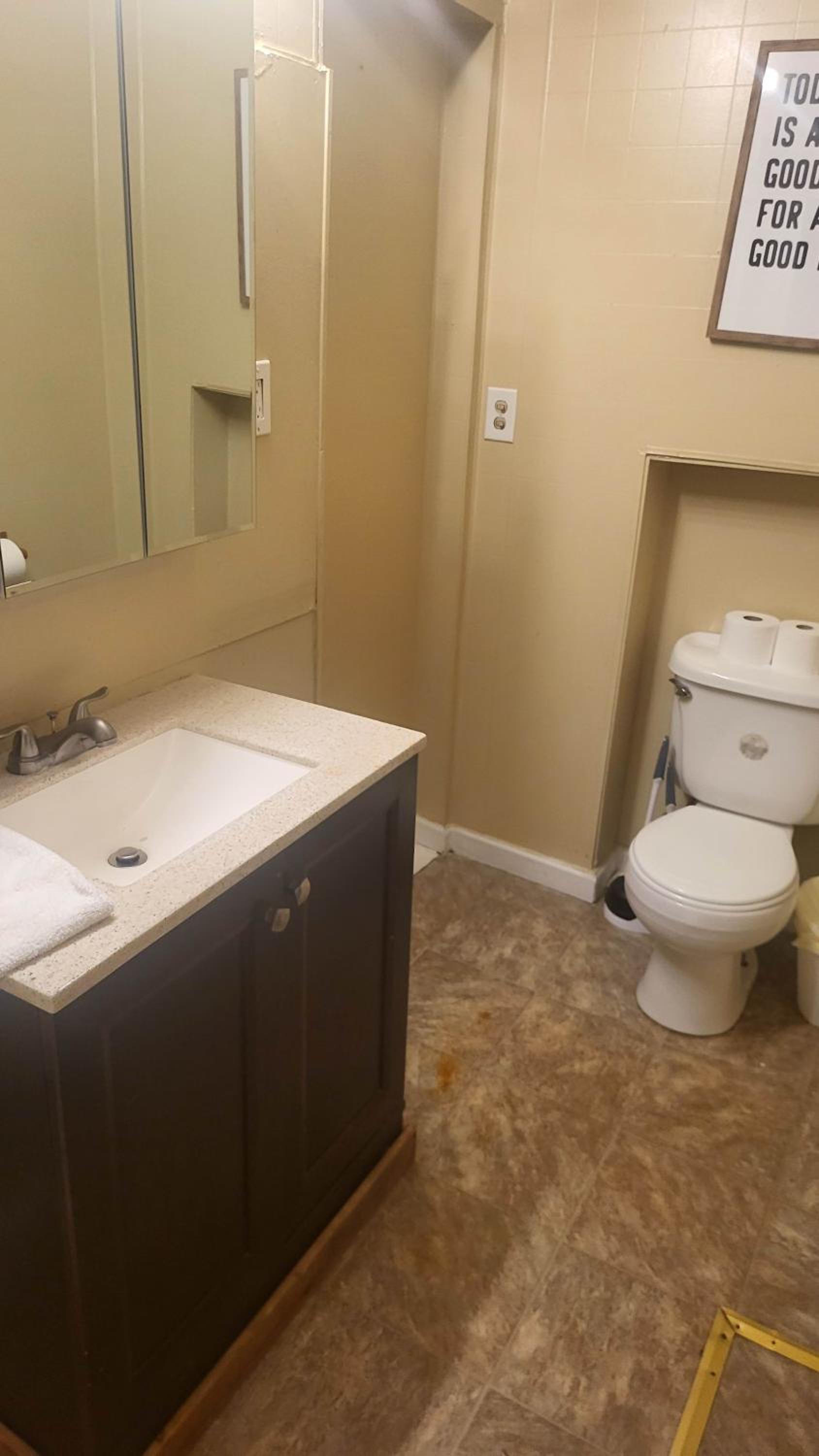 Five-Bedroom House photo 2