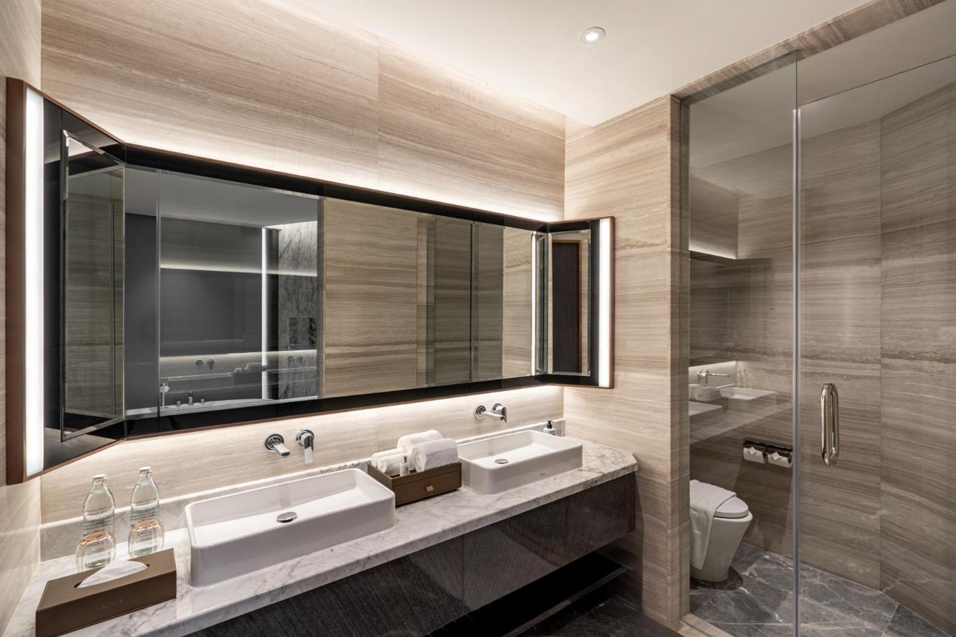 Presidential Pool Suite photo 3