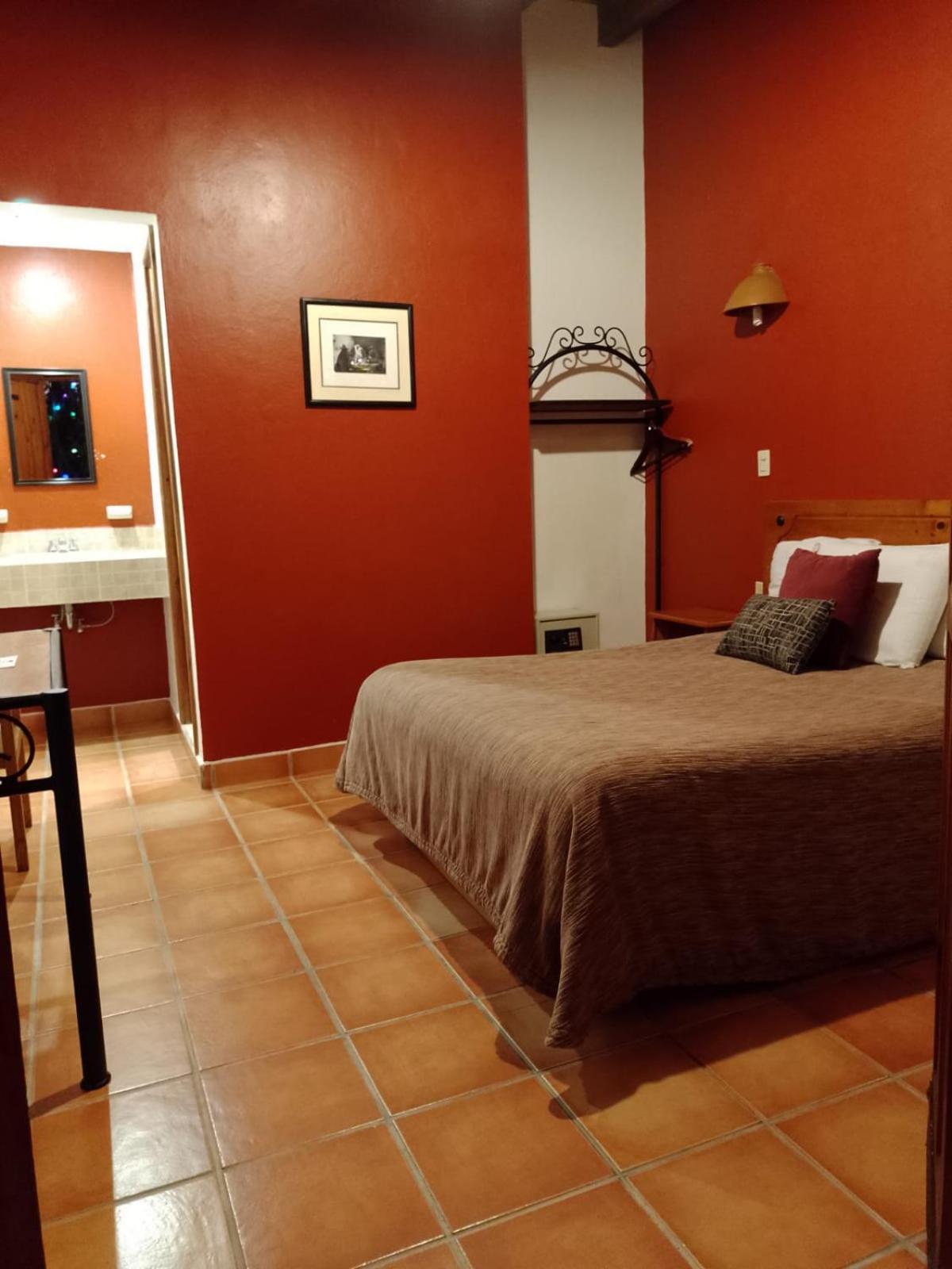 Standard Queen Room