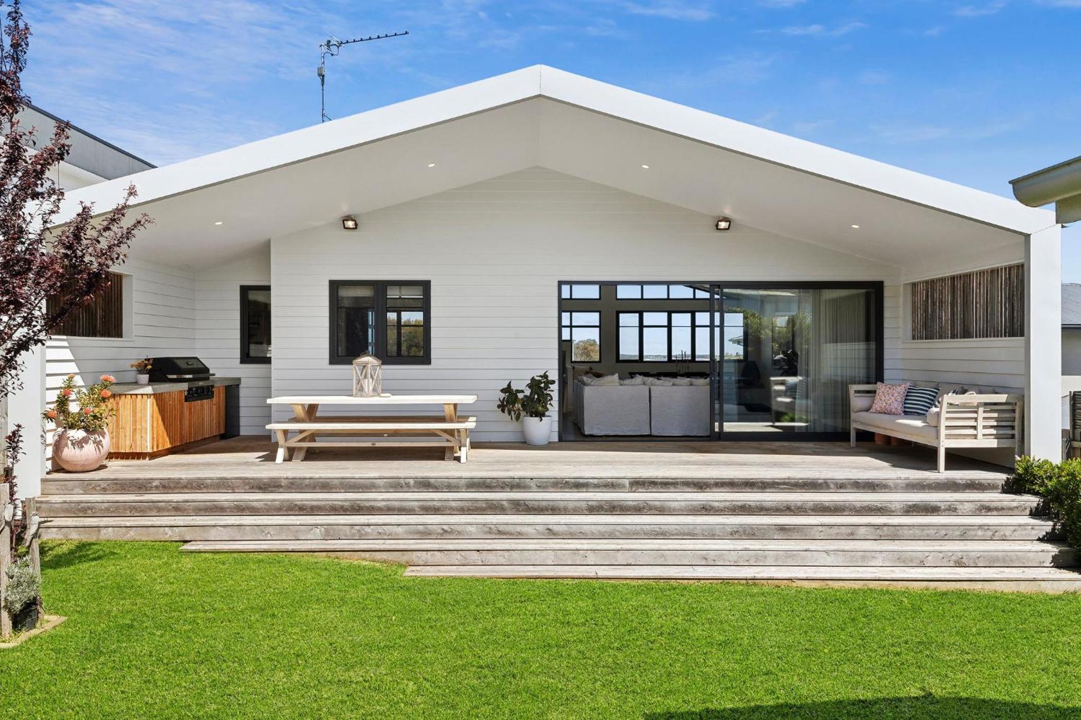 Four-Bedroom House photo 3