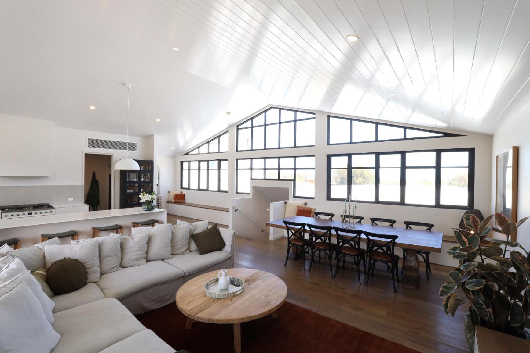 Four-Bedroom House photo 2