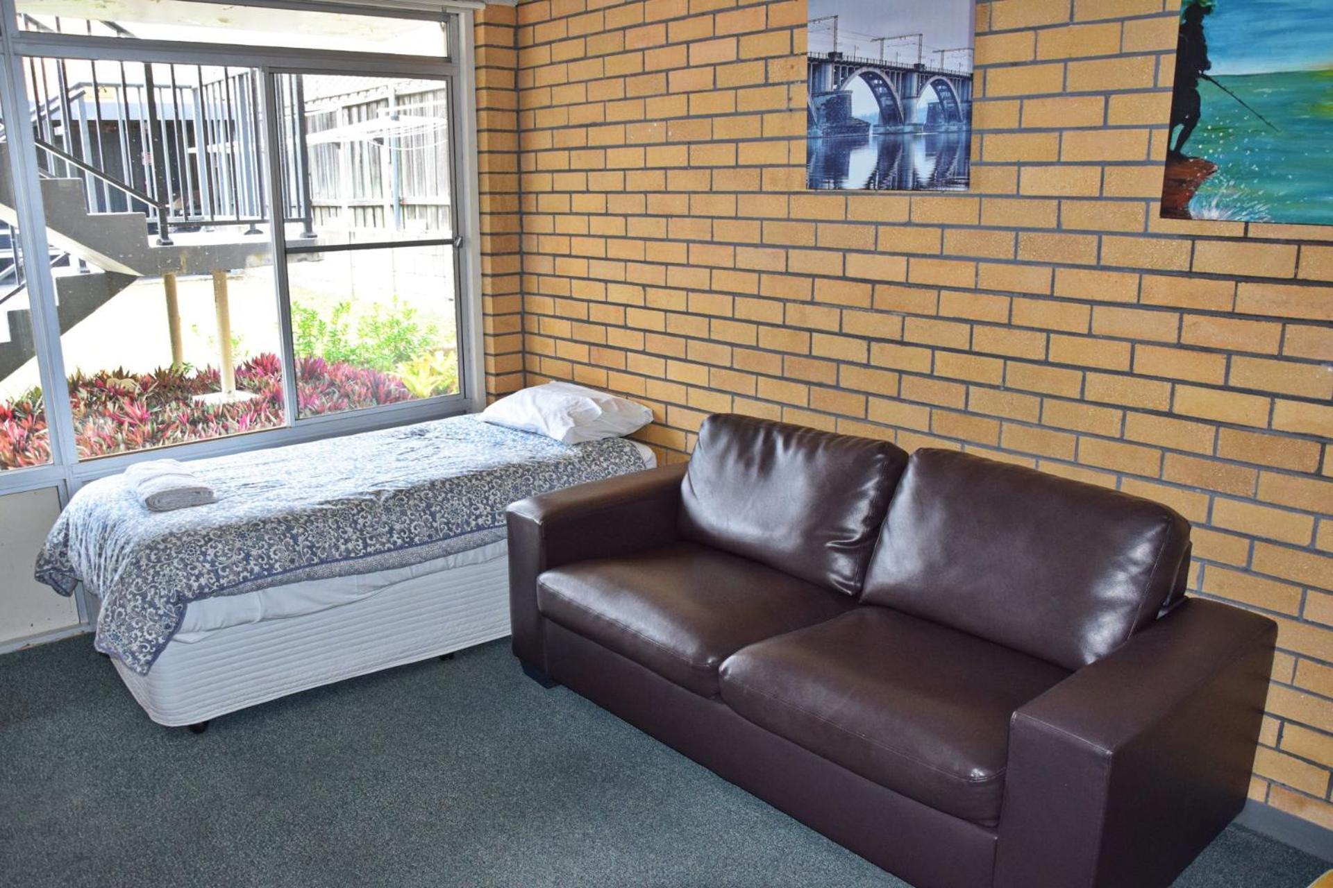 One-Bedroom Apartment photo 1