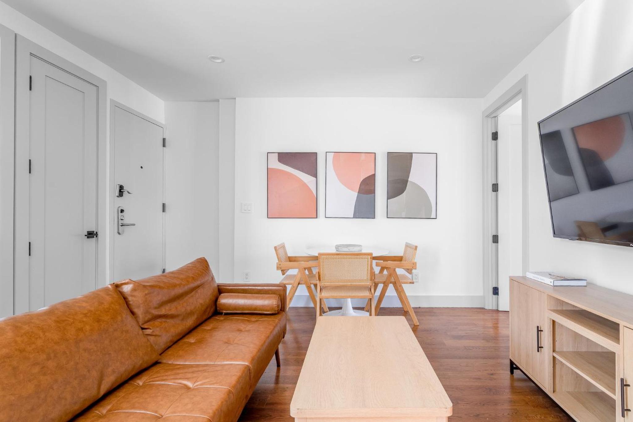 Three-Bedroom Apartment photo 2