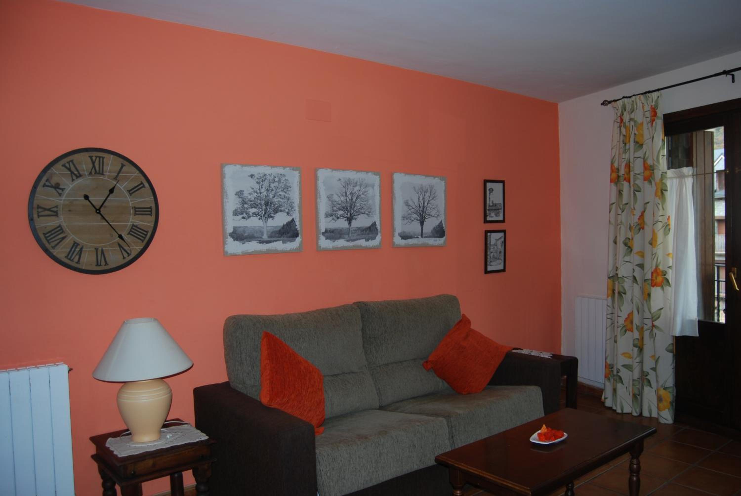 One-Bedroom Apartment - Photo 1