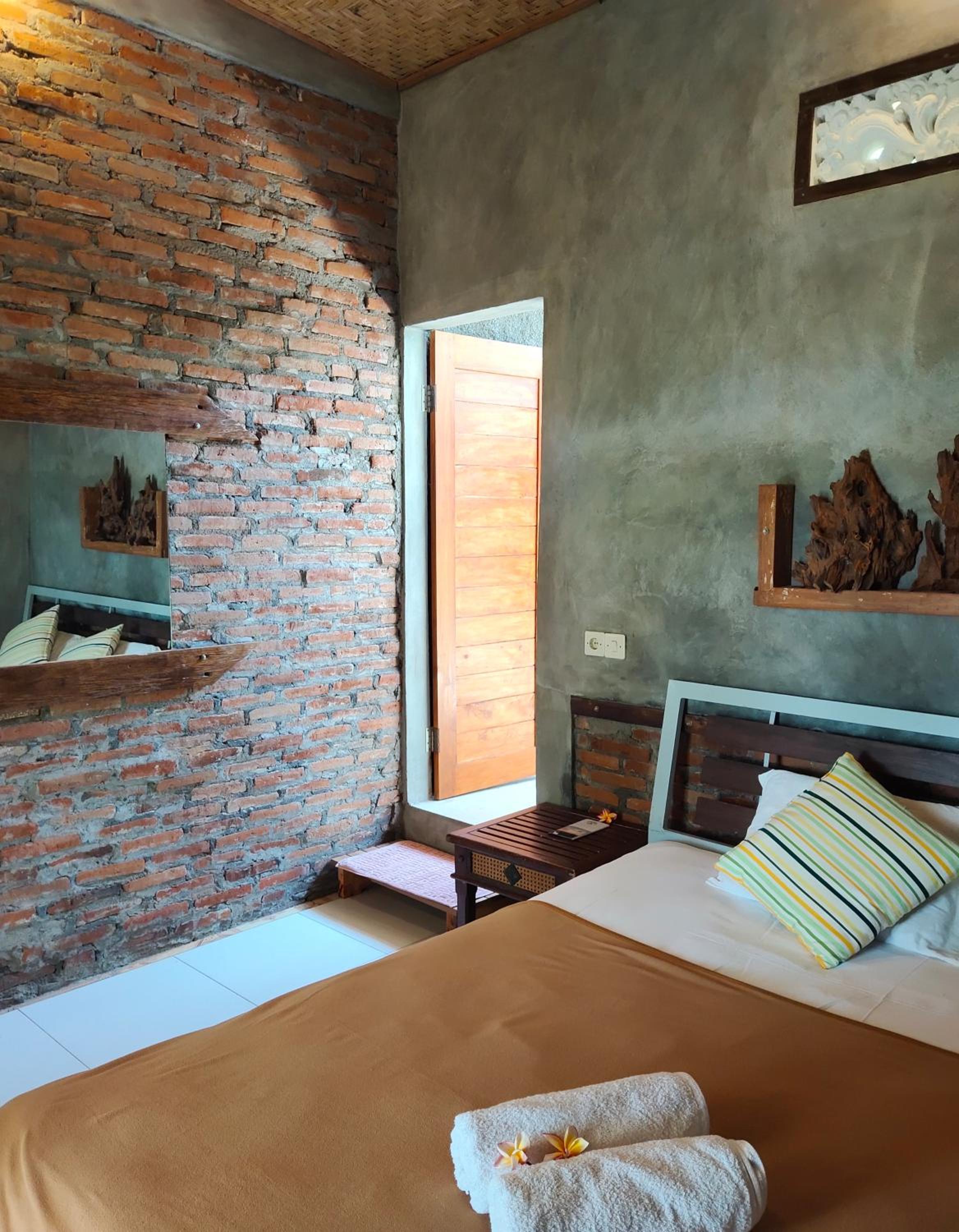 Double Room with Patio - Photo 5