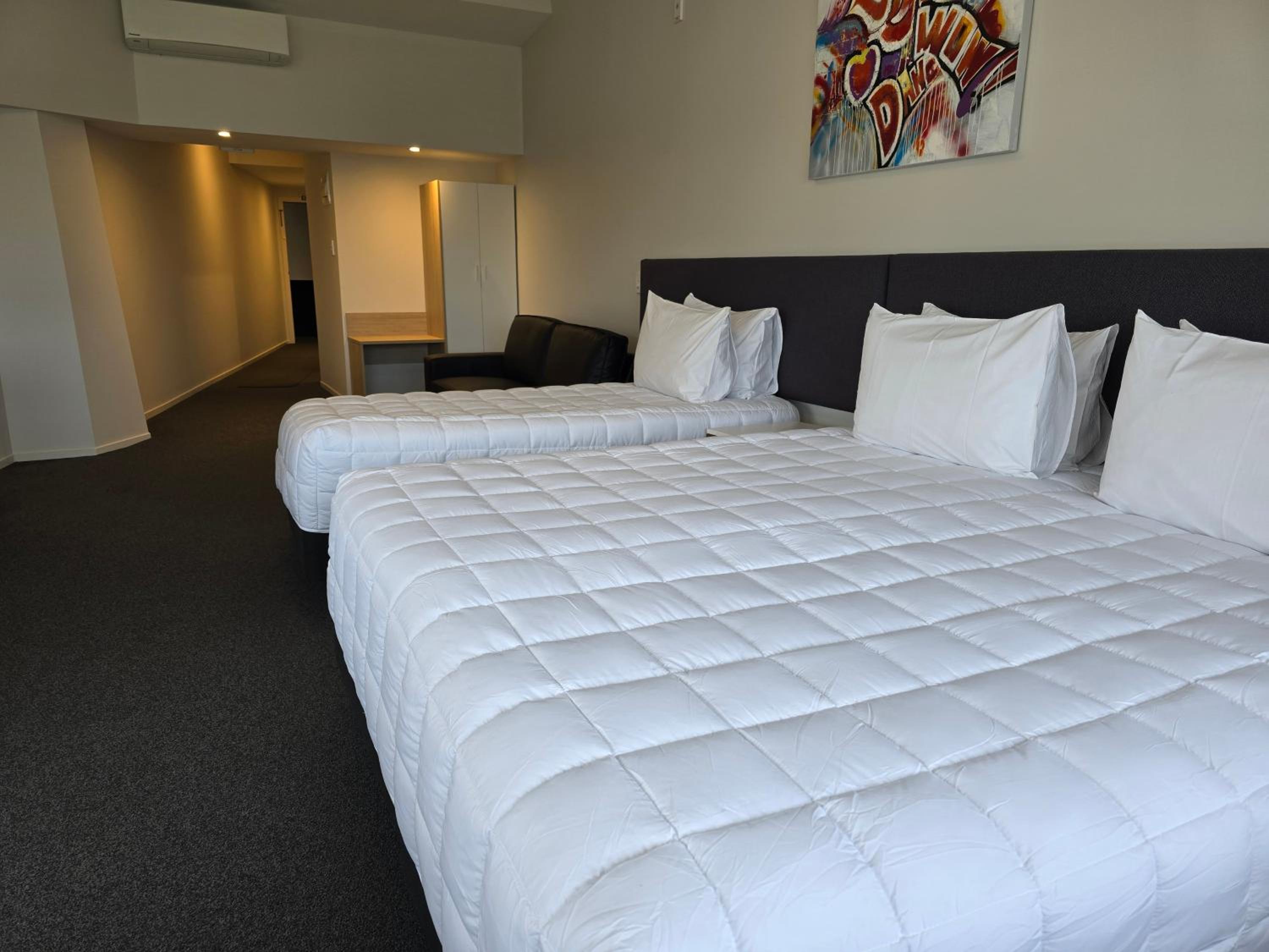 Comfort Twin Room (Round House)