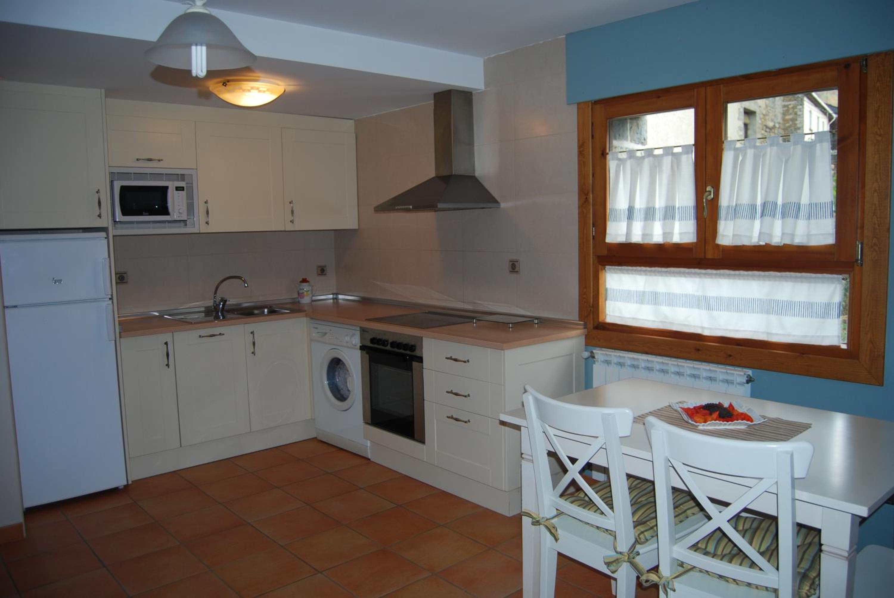 One-Bedroom Apartment - Photo 7