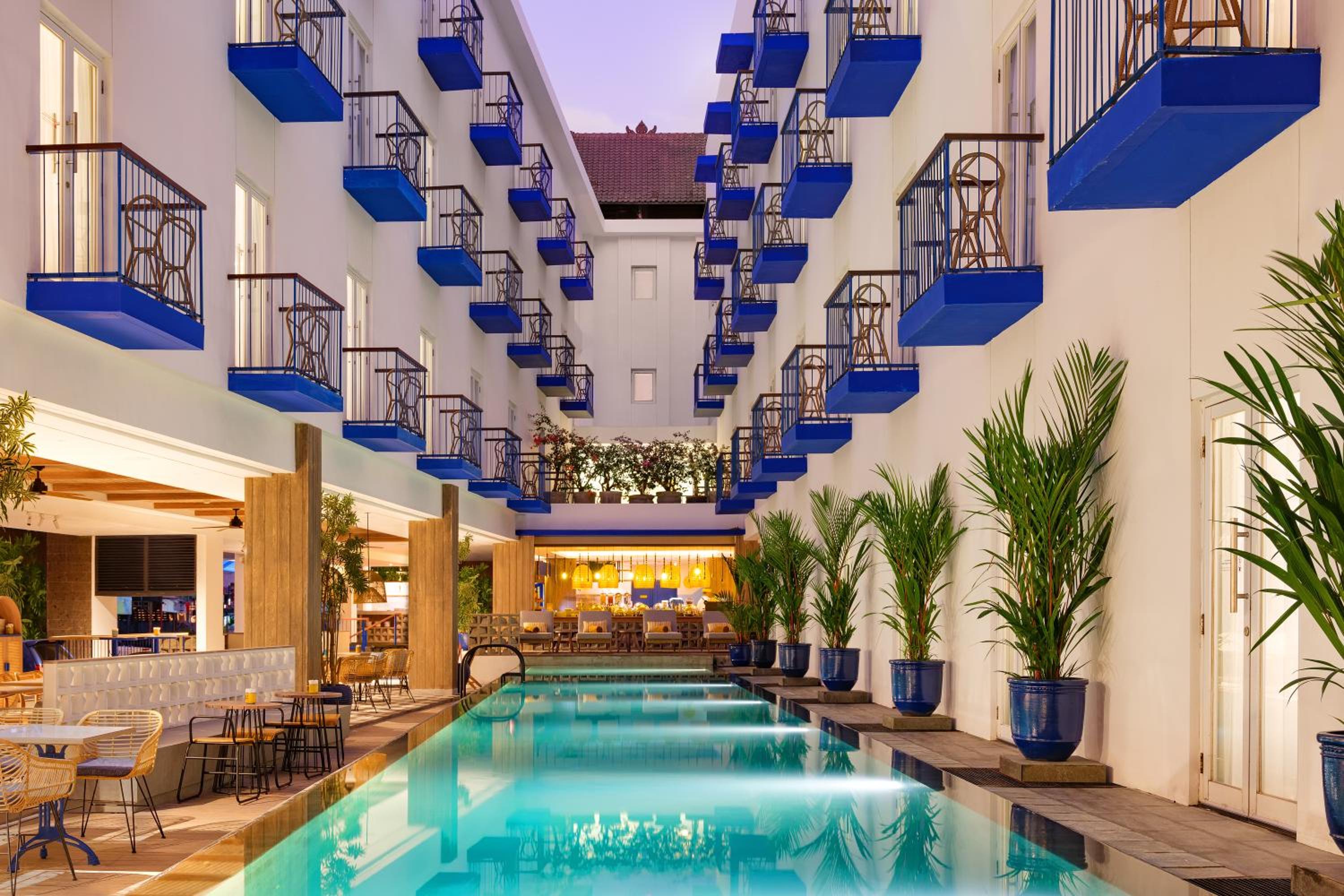 Champ Room Hollywood Pool Access - Photo 2