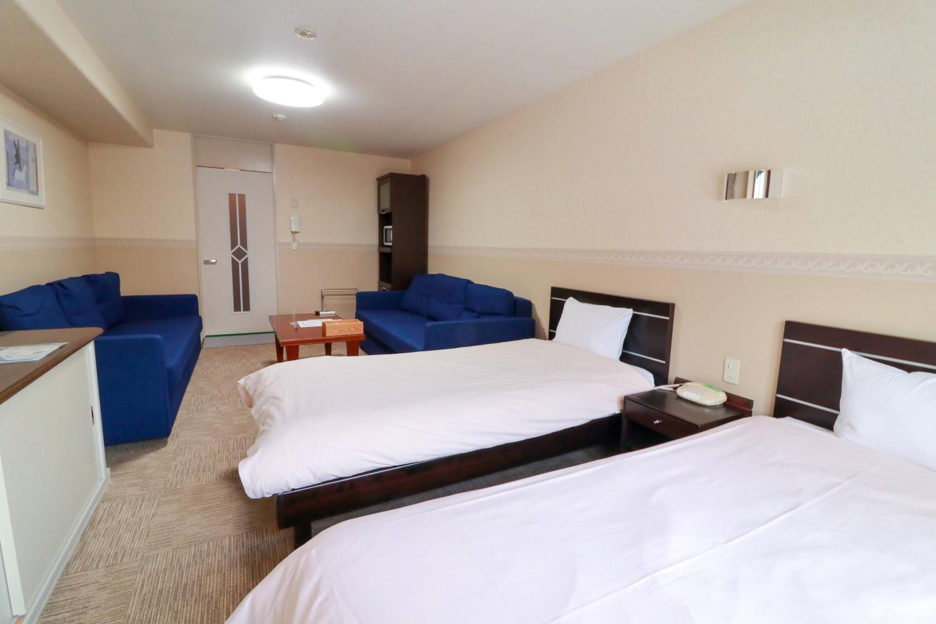 Twin Room with Ski Run View - Photo 4
