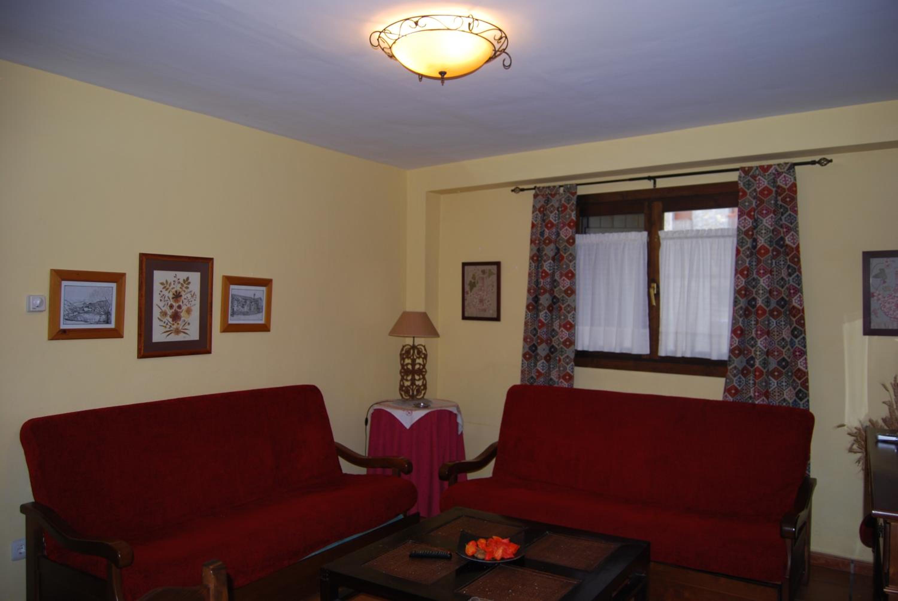 Two-Bedroom Apartment - Photo 2