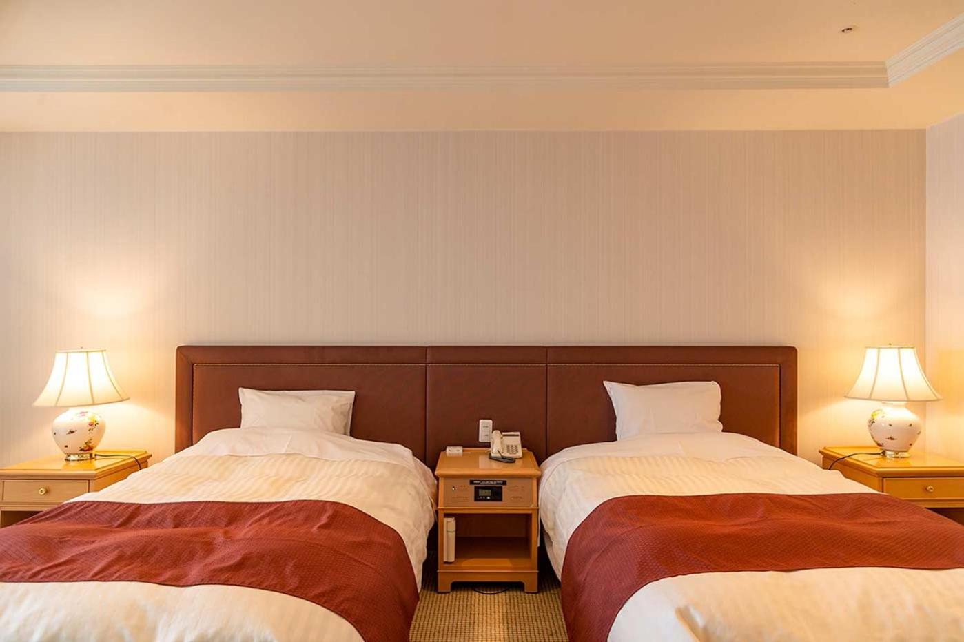 Semi Suite with Sea View - Smoking photo 1