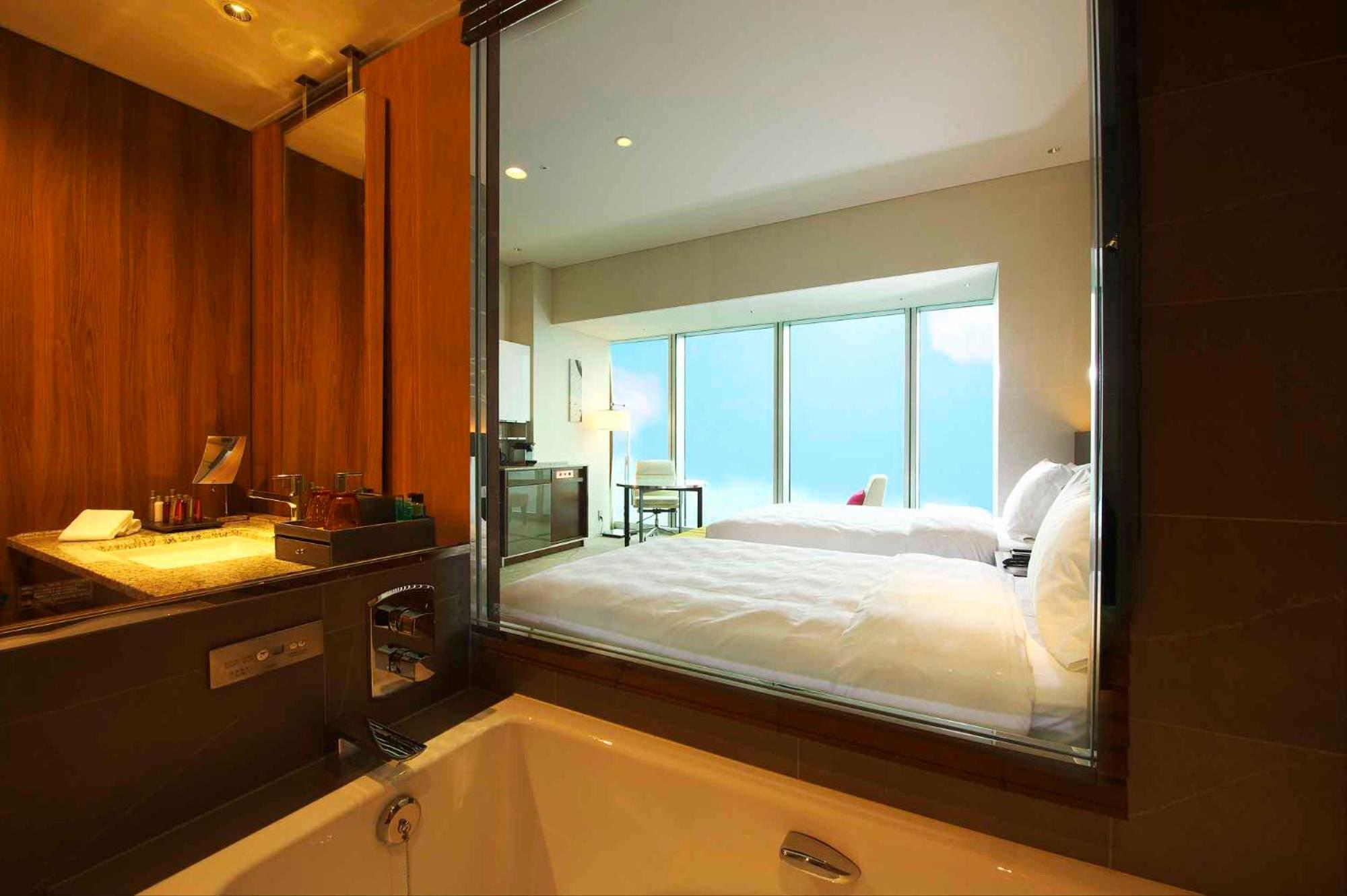 Club Deluxe Twin Room with Club Lounge Access - Non-Smoking photo 3