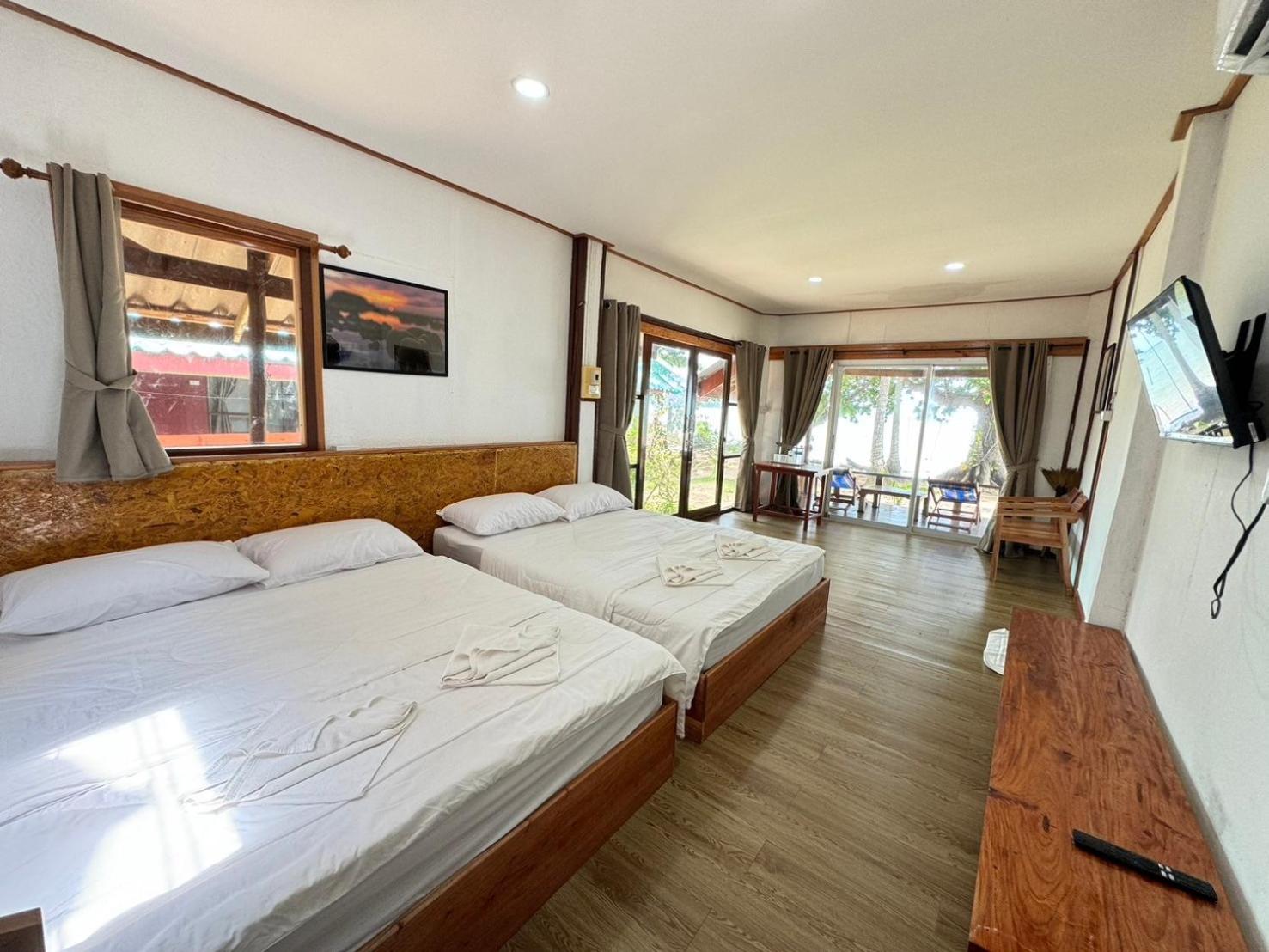 Seaview Family Room photo 2