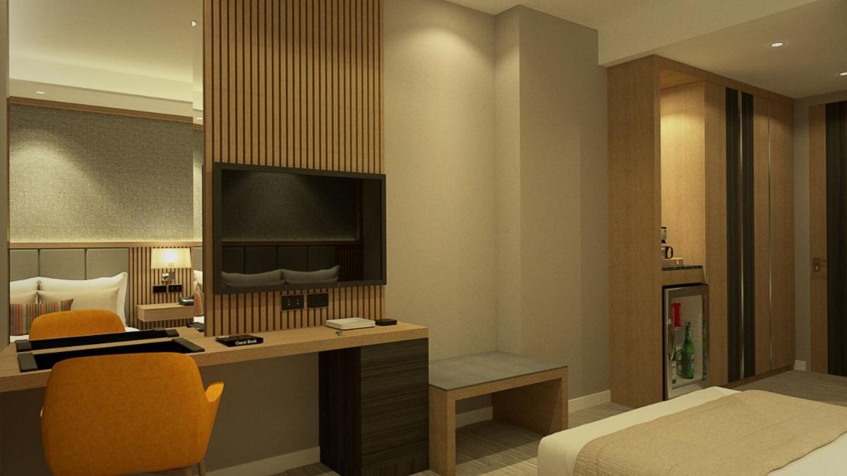 Deluxe Double Room with Balcony photo 3