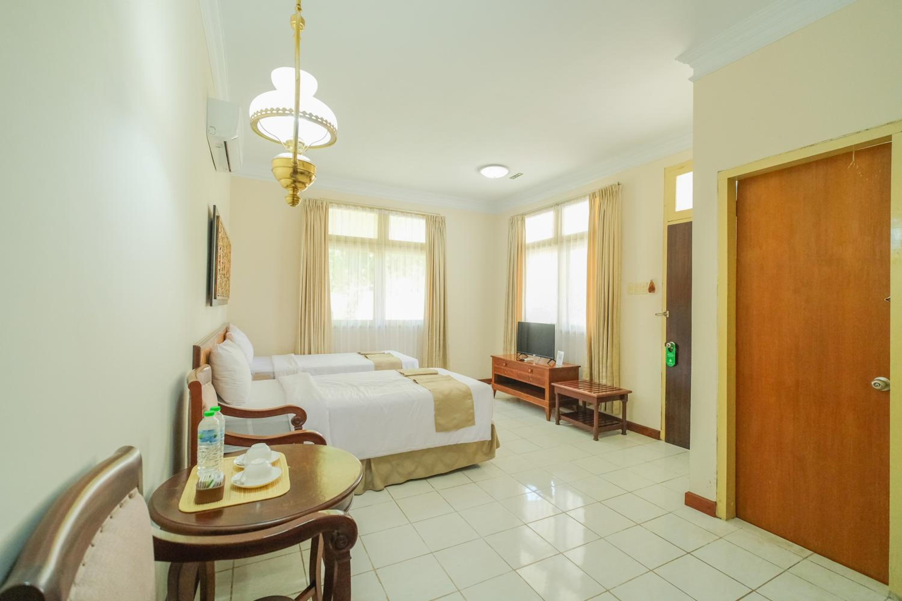 Deluxe Twin Room - Photo 1