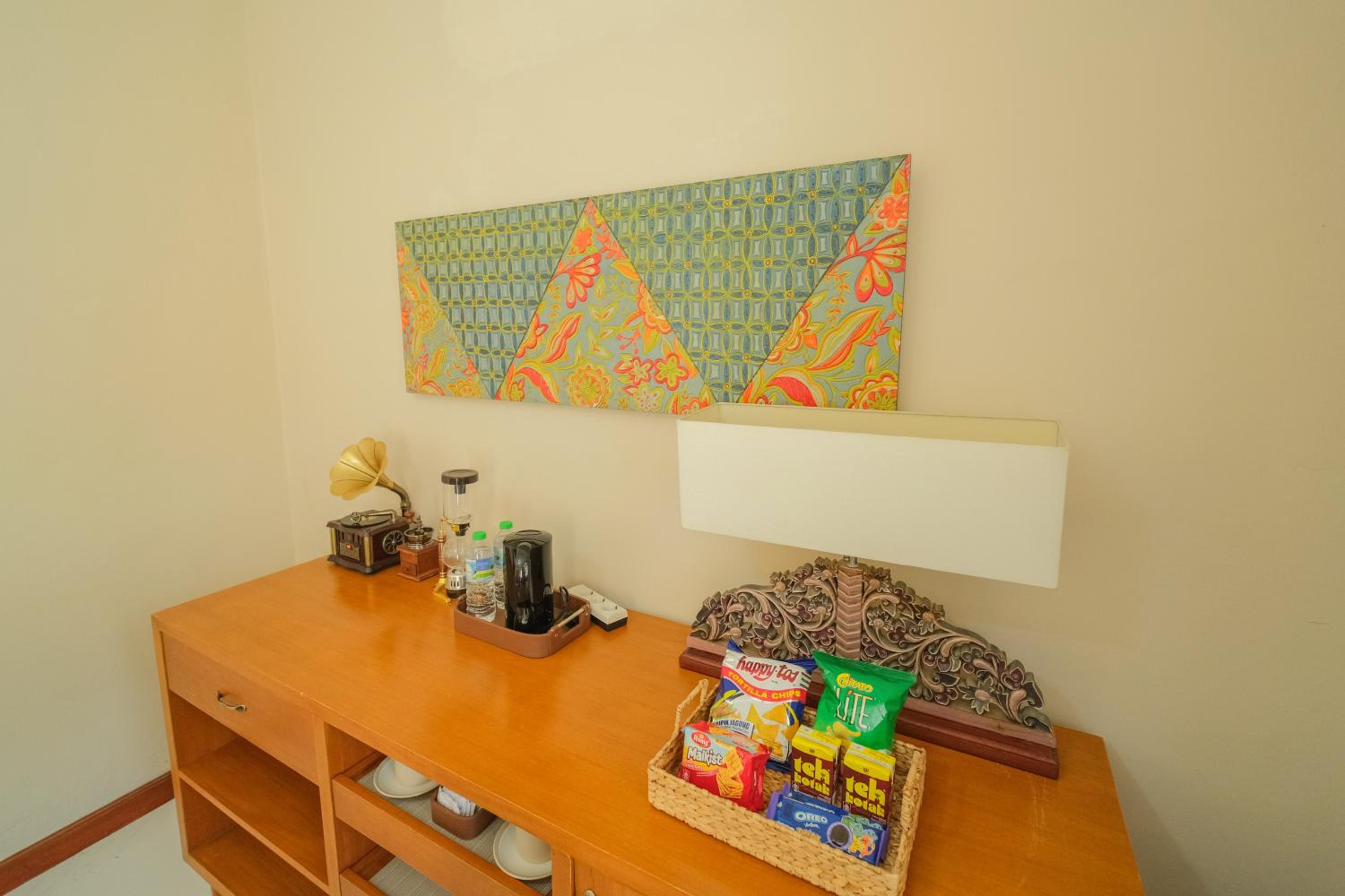 Suite - Photo 10