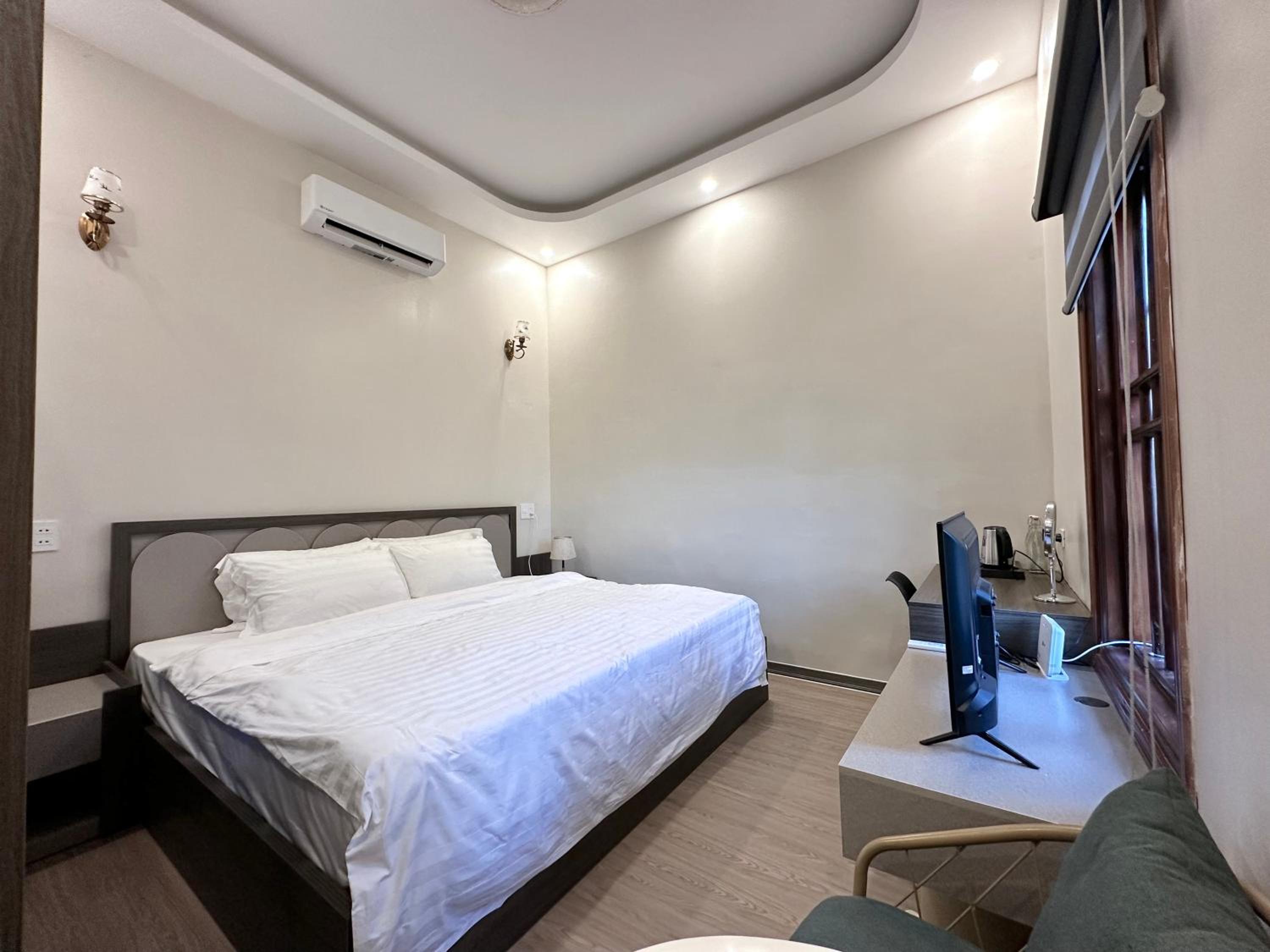 Deluxe King Room photo 2