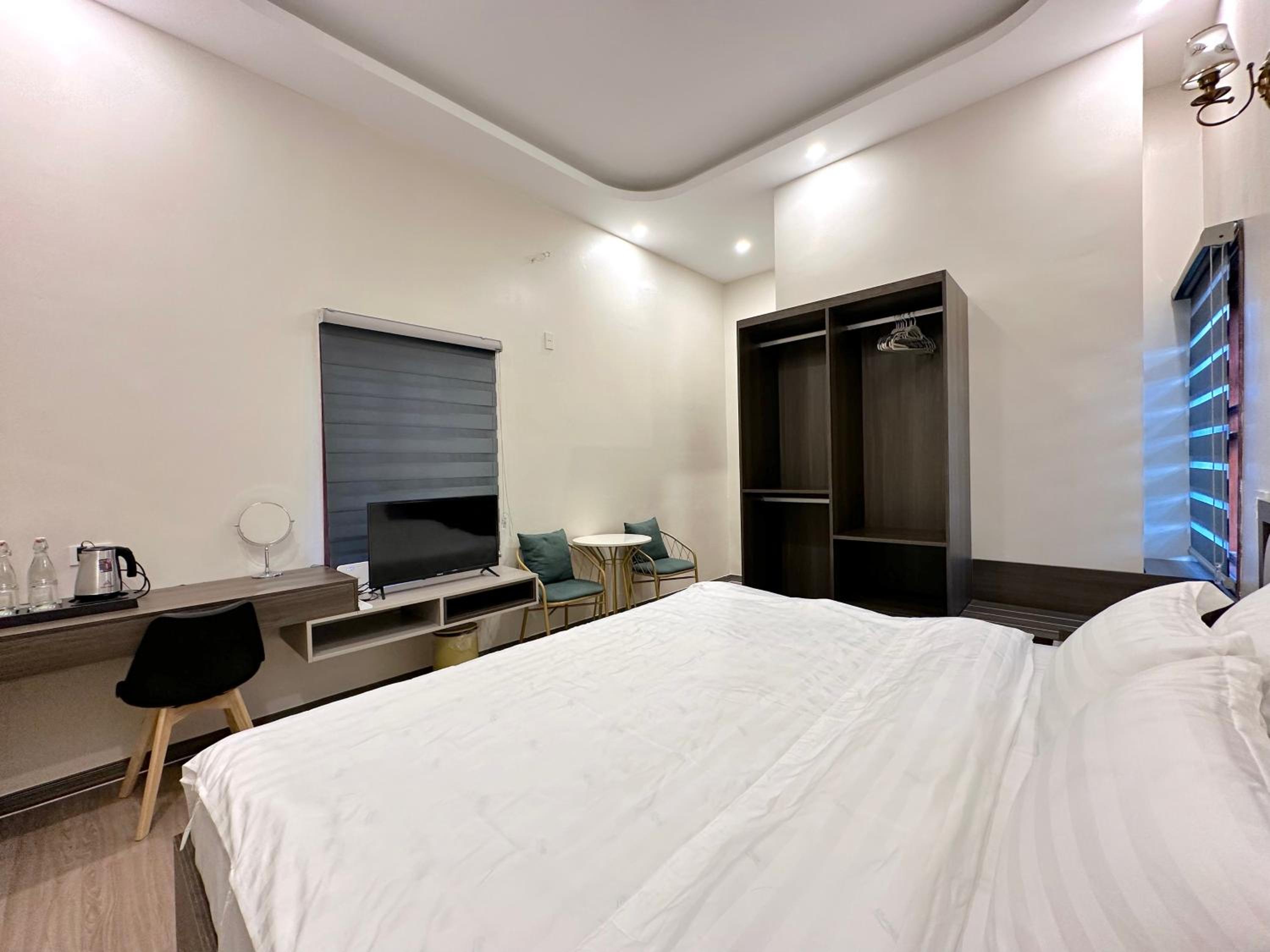Deluxe King Room photo 3