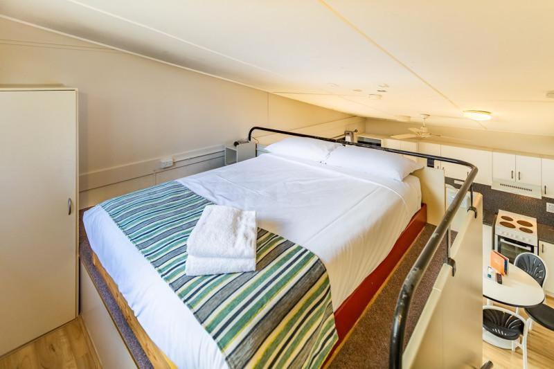 2 Bedroom Rosella Loft (Private External Bathroom) photo 1