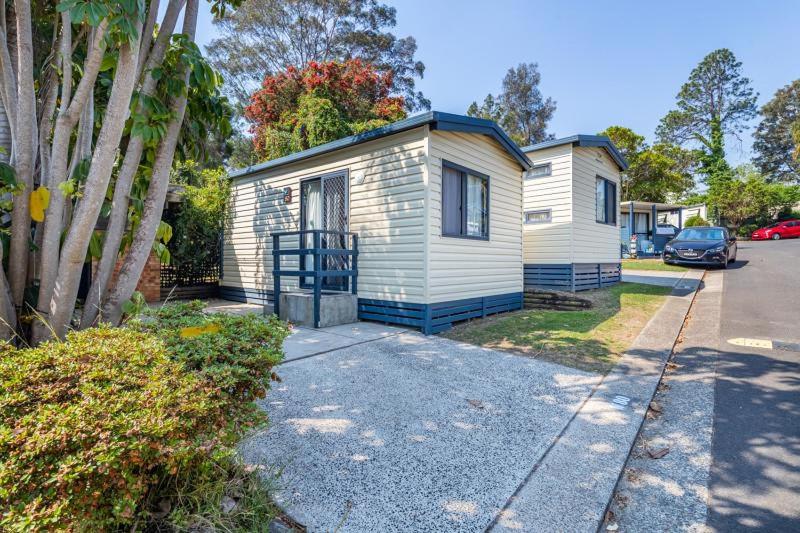 1 Bedroom Wren Cabin (Private External Bathroom) photo 2