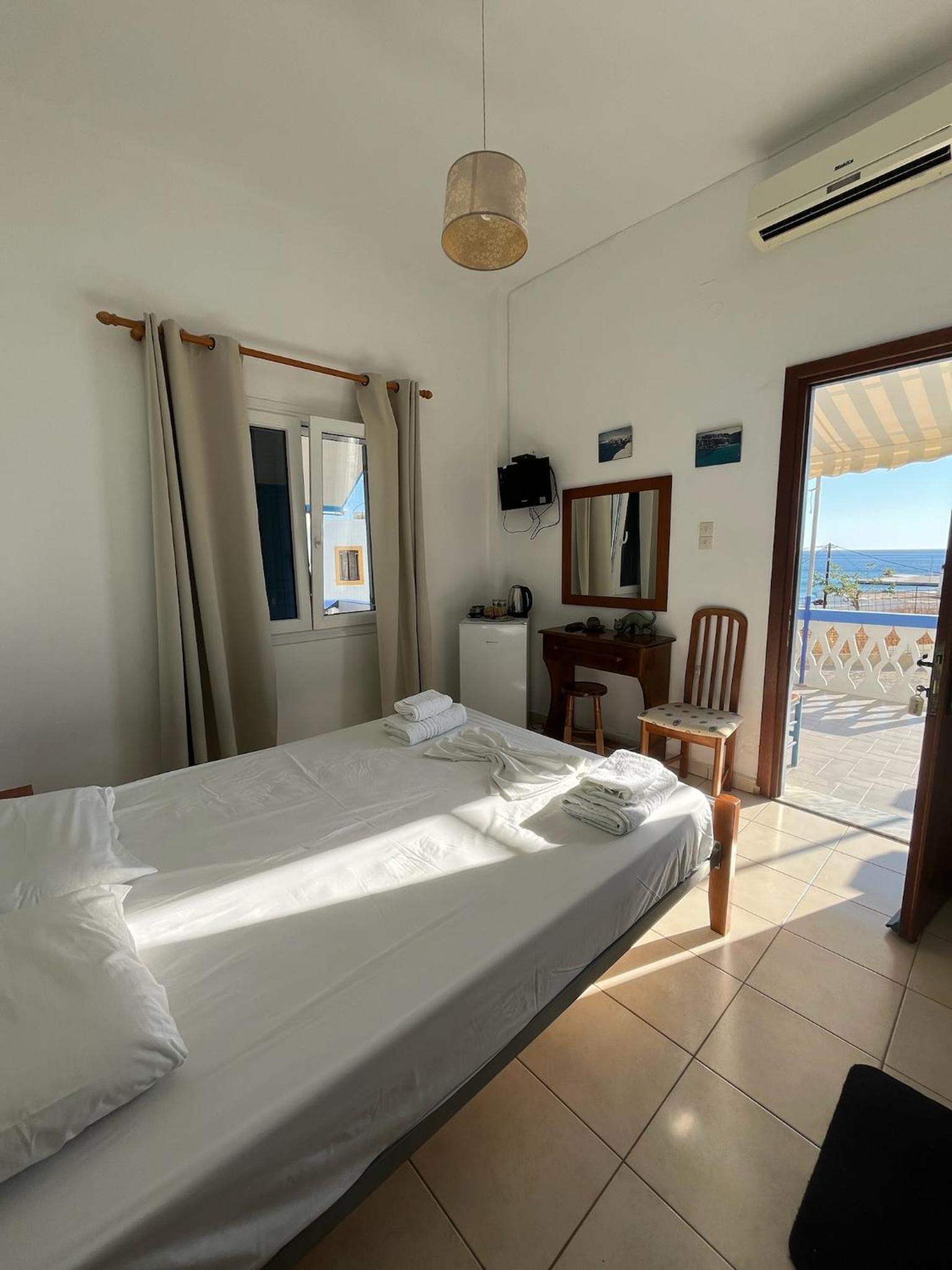 Double Room with Sea View photo 2