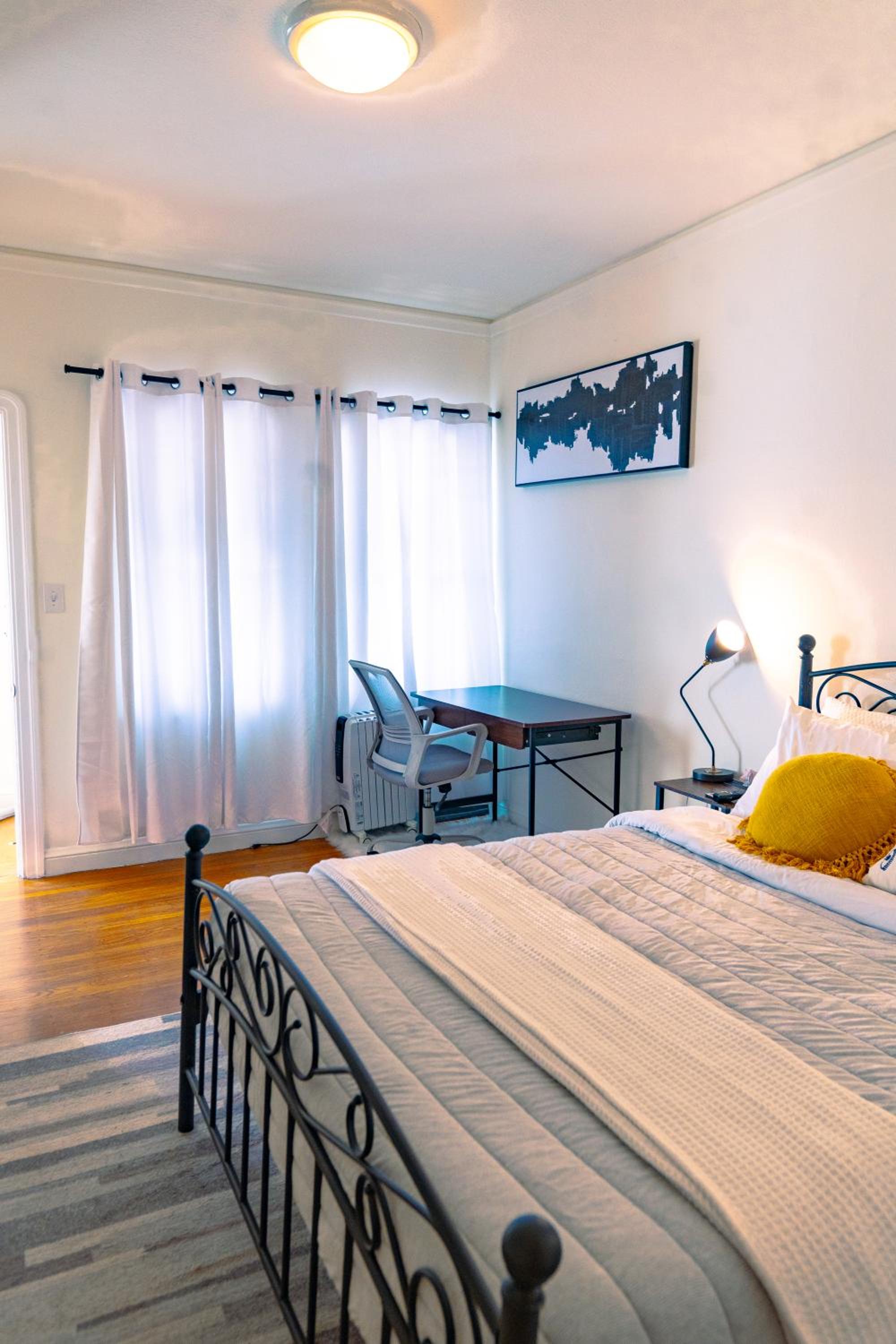 Three-Bedroom Apartment photo 1