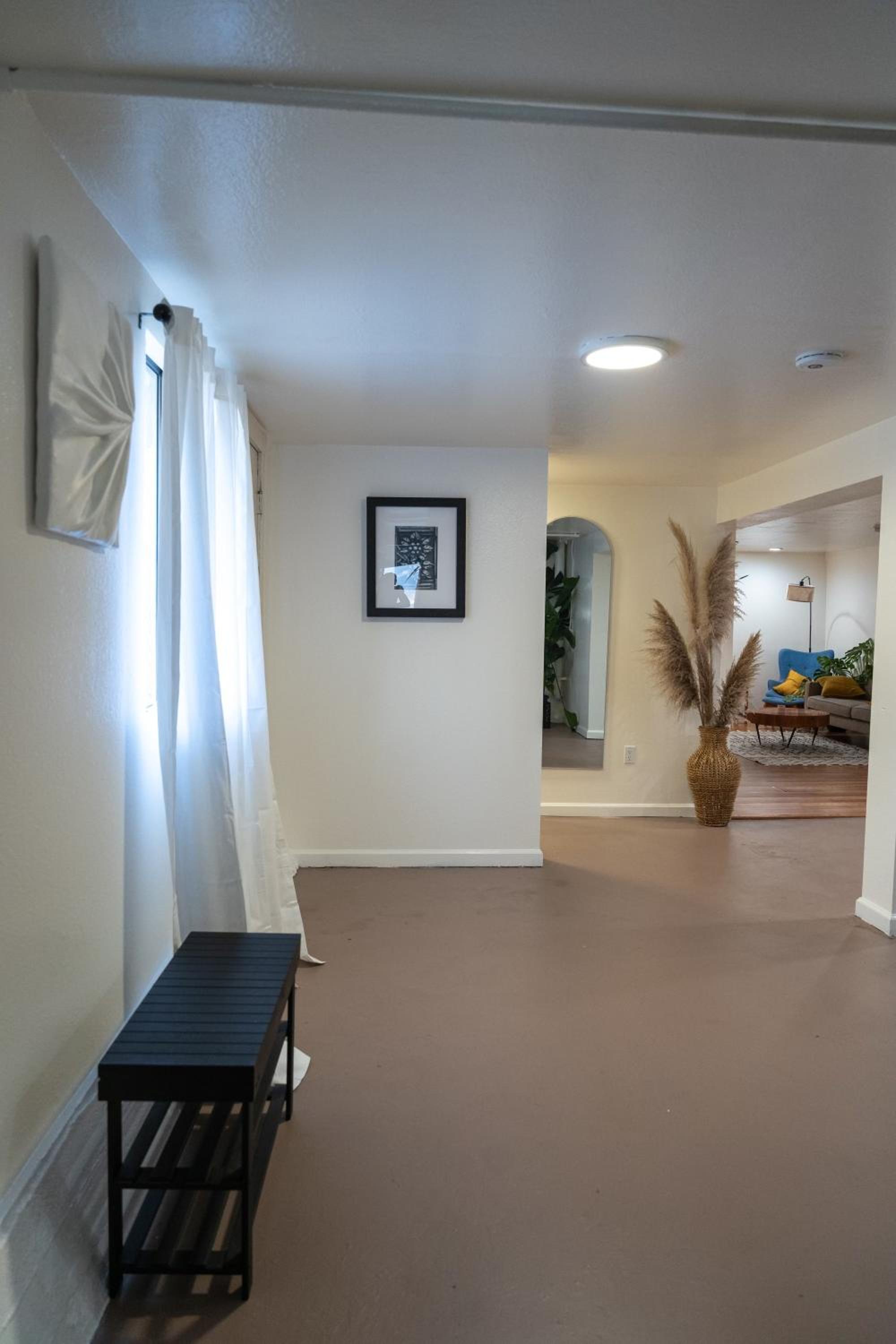 One-Bedroom Apartment With Garden photo 1