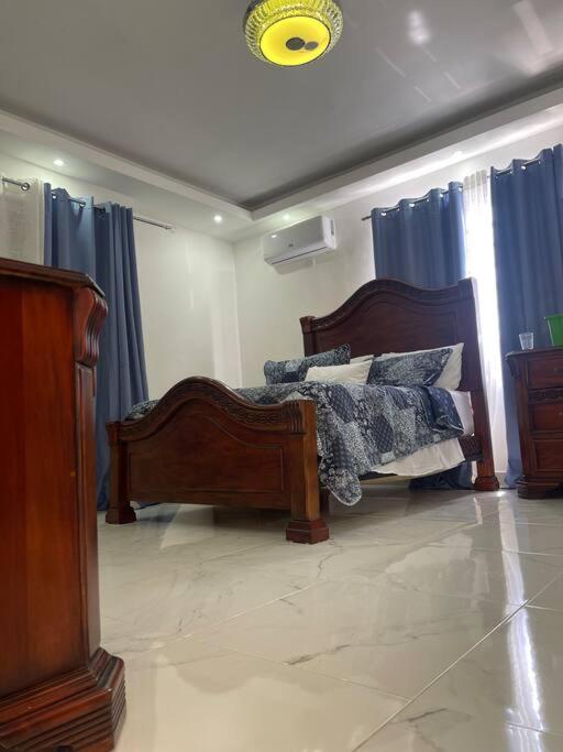 Three-Bedroom House photo 3
